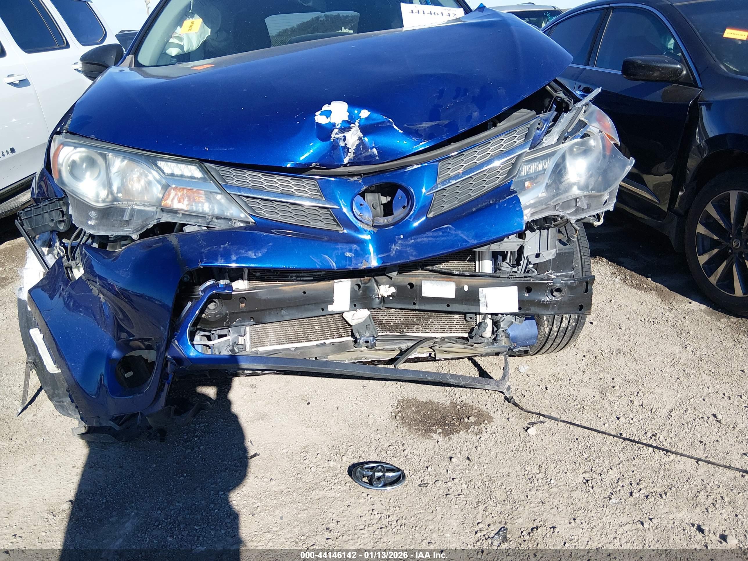 TOYOTA RAV4 image 6