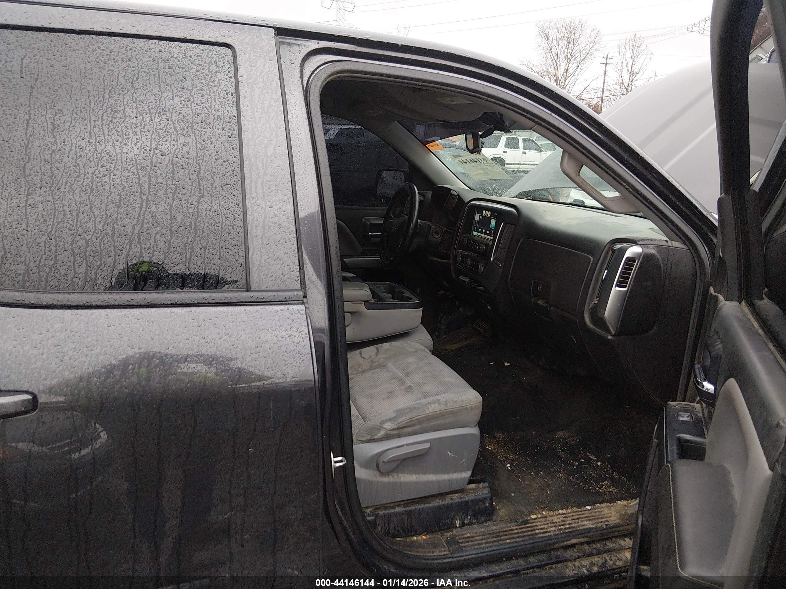 CHEVROLET SILVERADO image 5