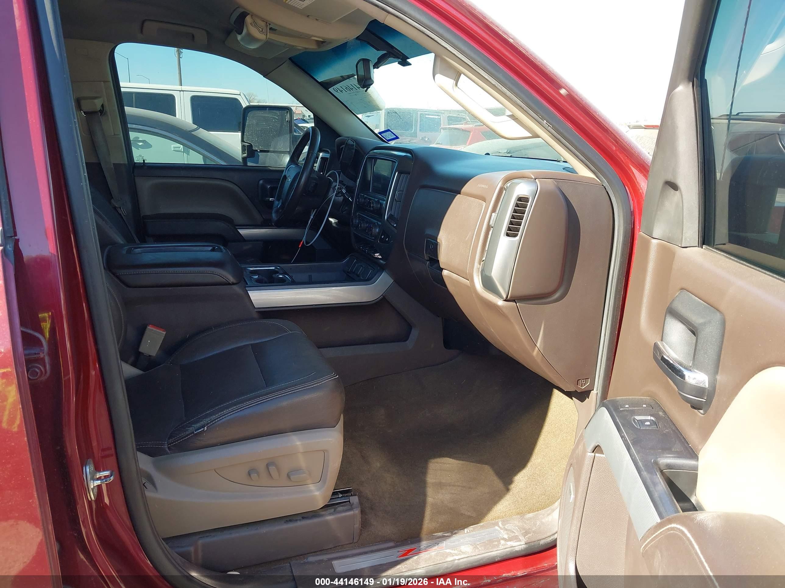 CHEVROLET SILVERADO image 5