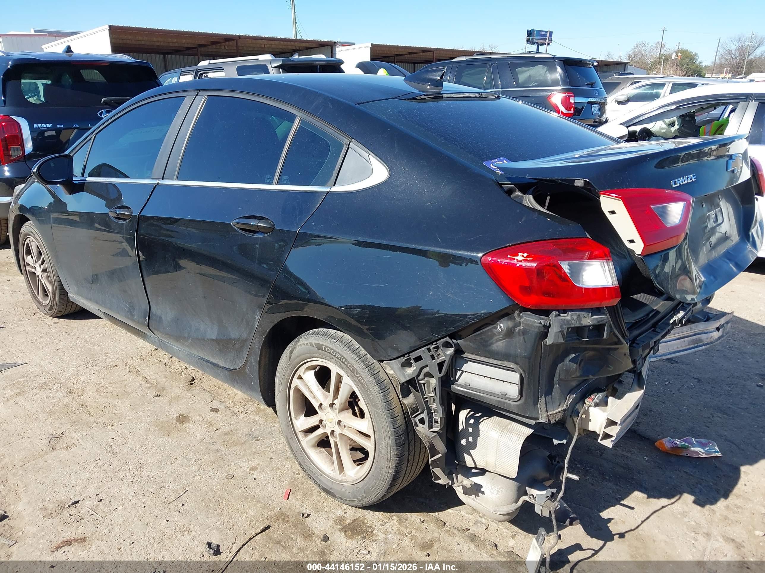 CHEVROLET CRUZE image 3