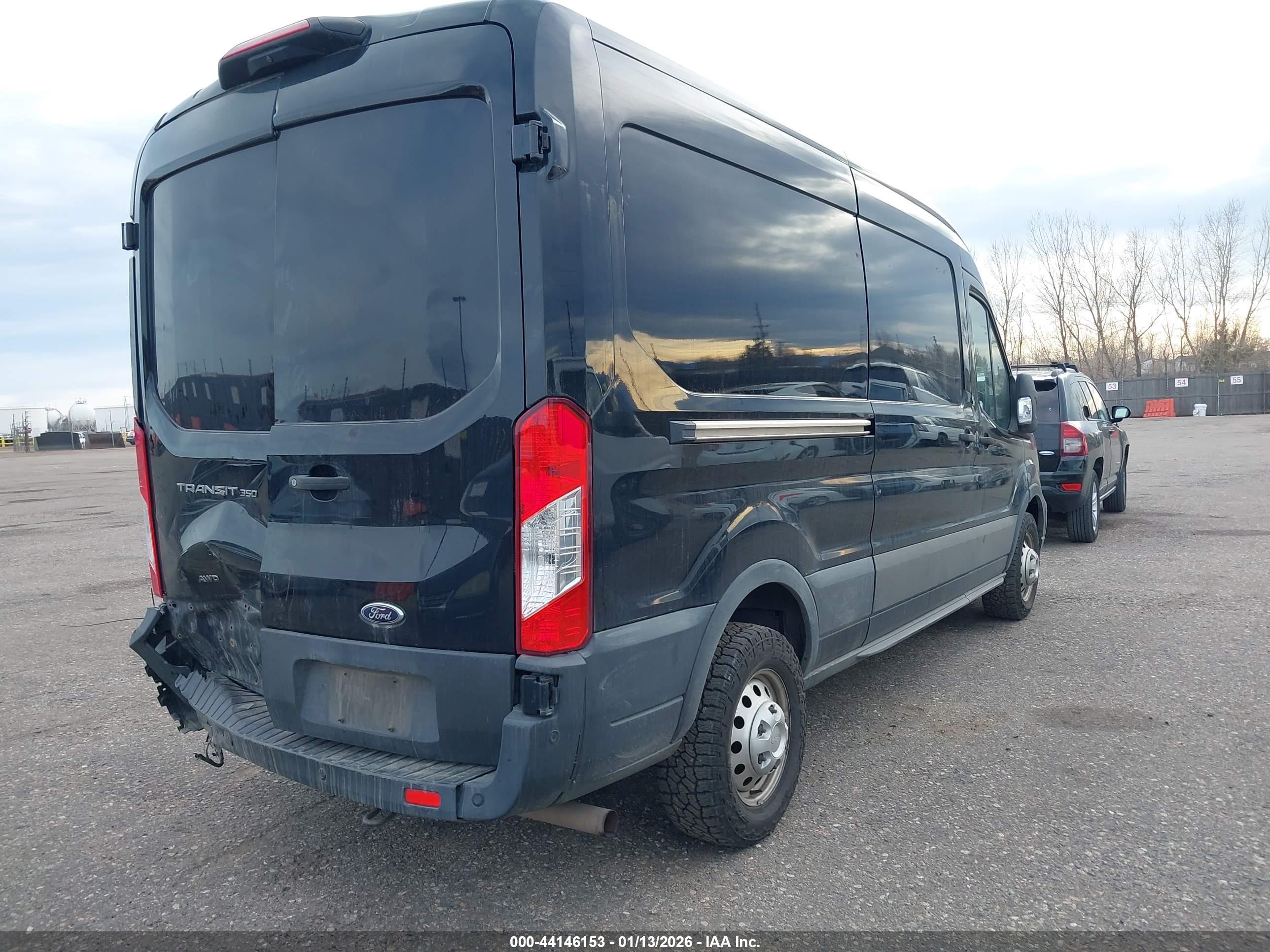FORD TRANSIT-350 image 4