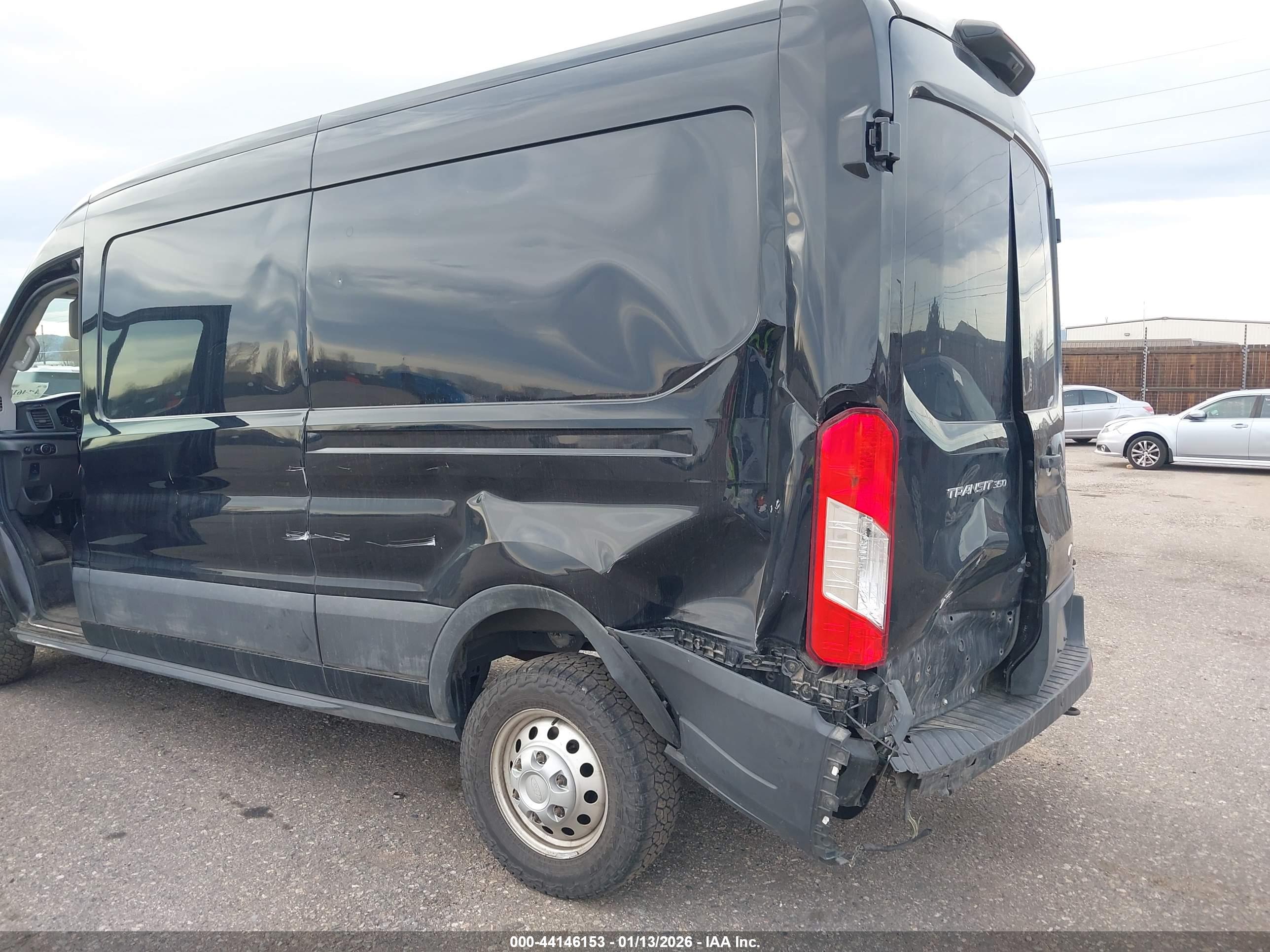 FORD TRANSIT-350 image 6