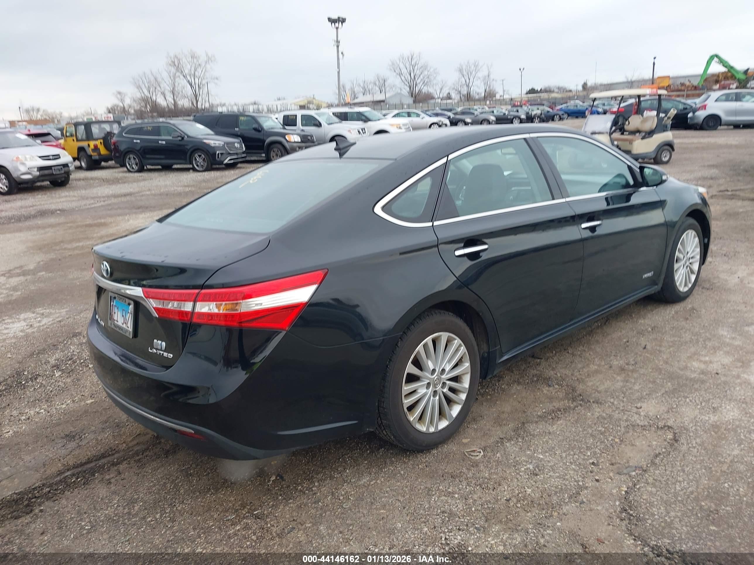 TOYOTA AVALON image 4