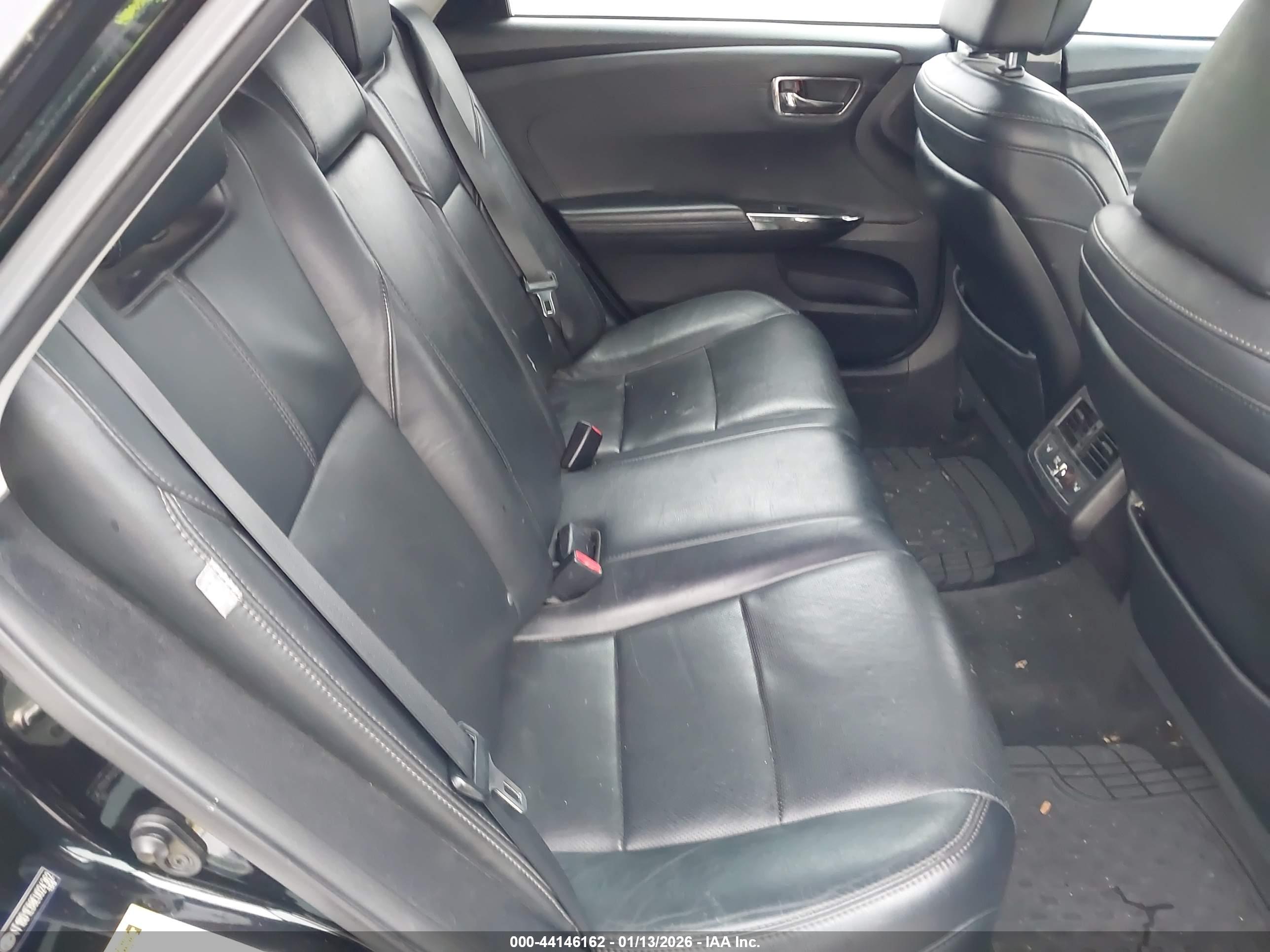 TOYOTA AVALON image 8