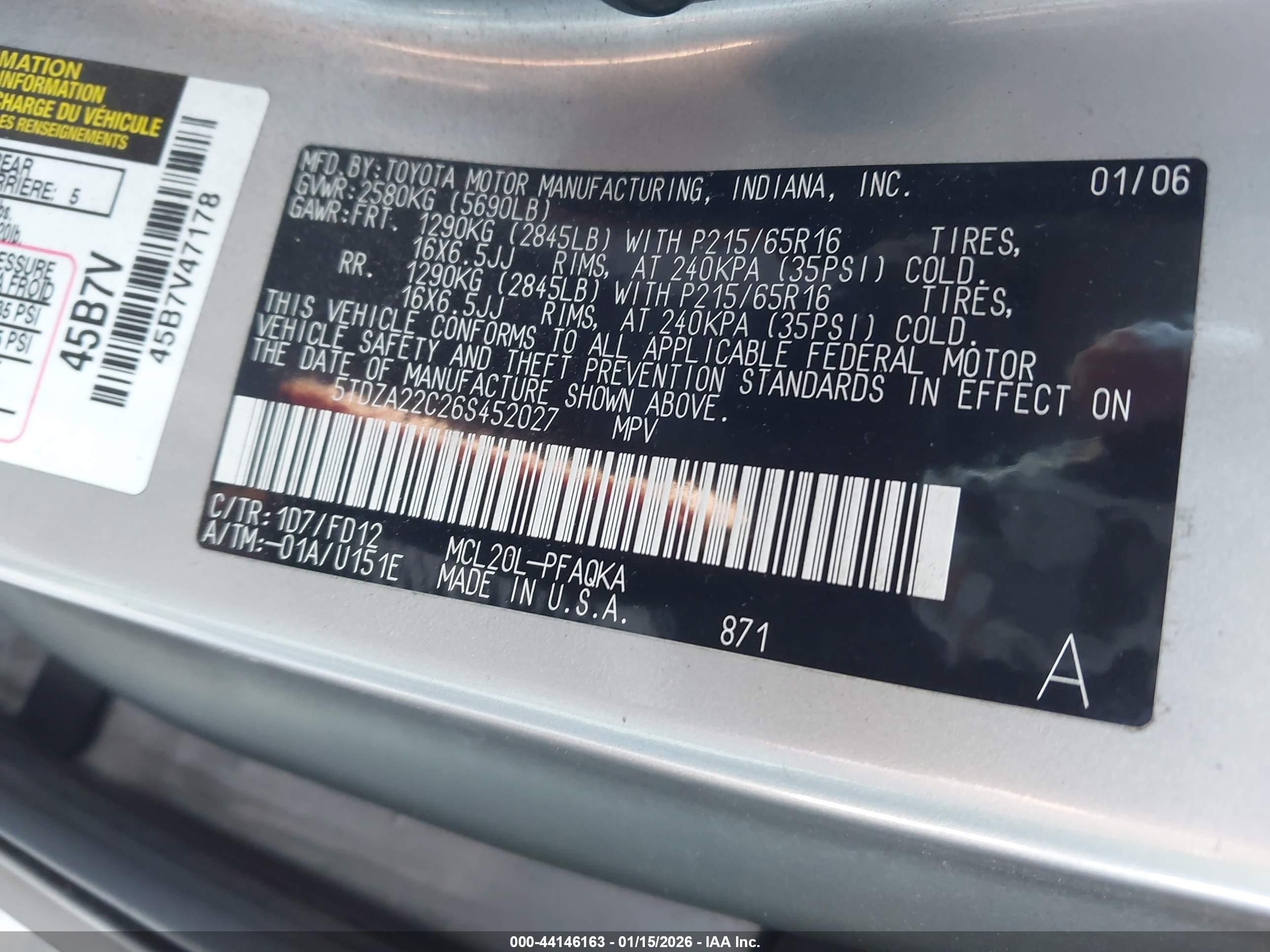 TOYOTA SIENNA image 9