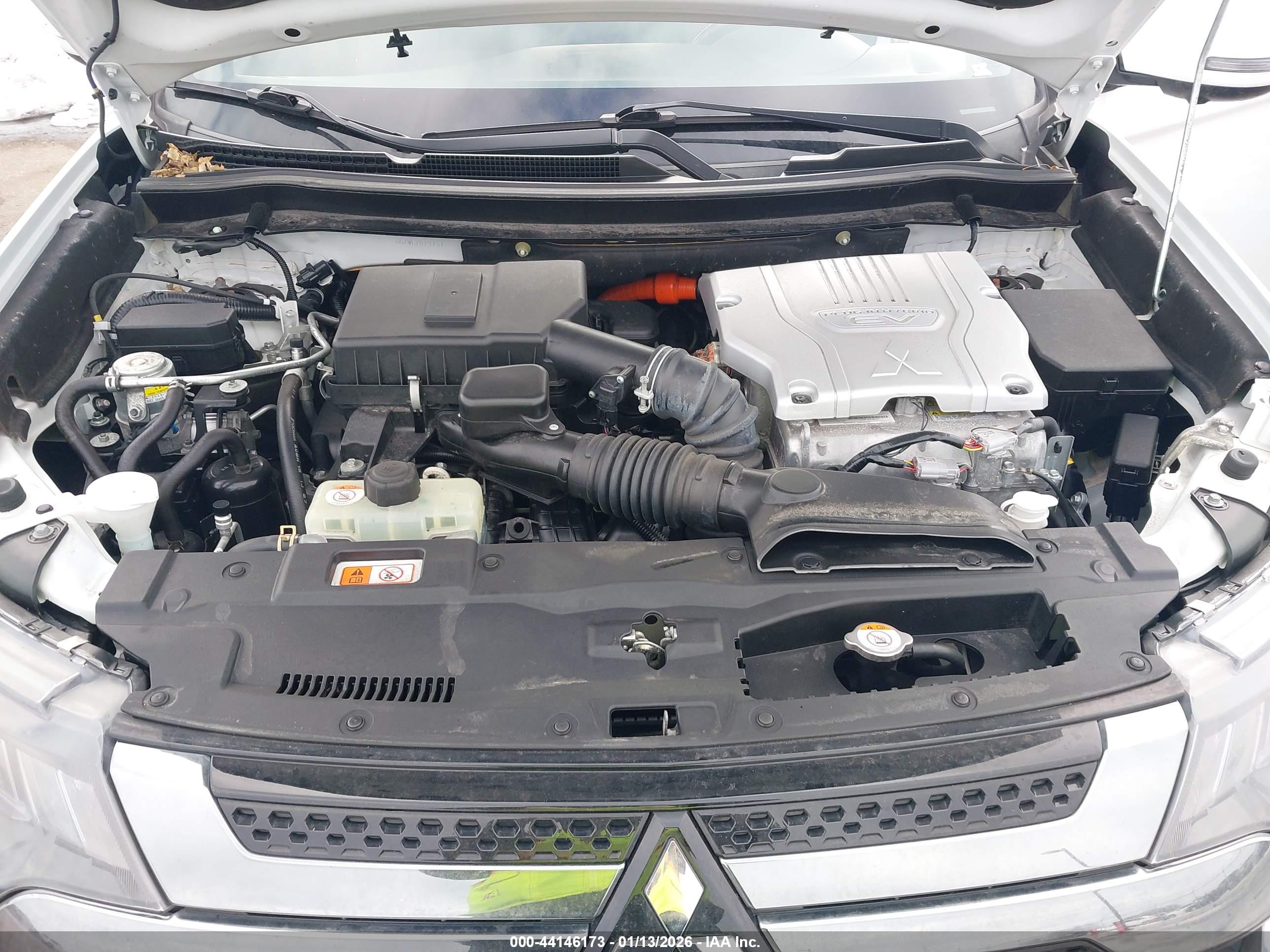 MITSUBISHI OUTLANDER image 10