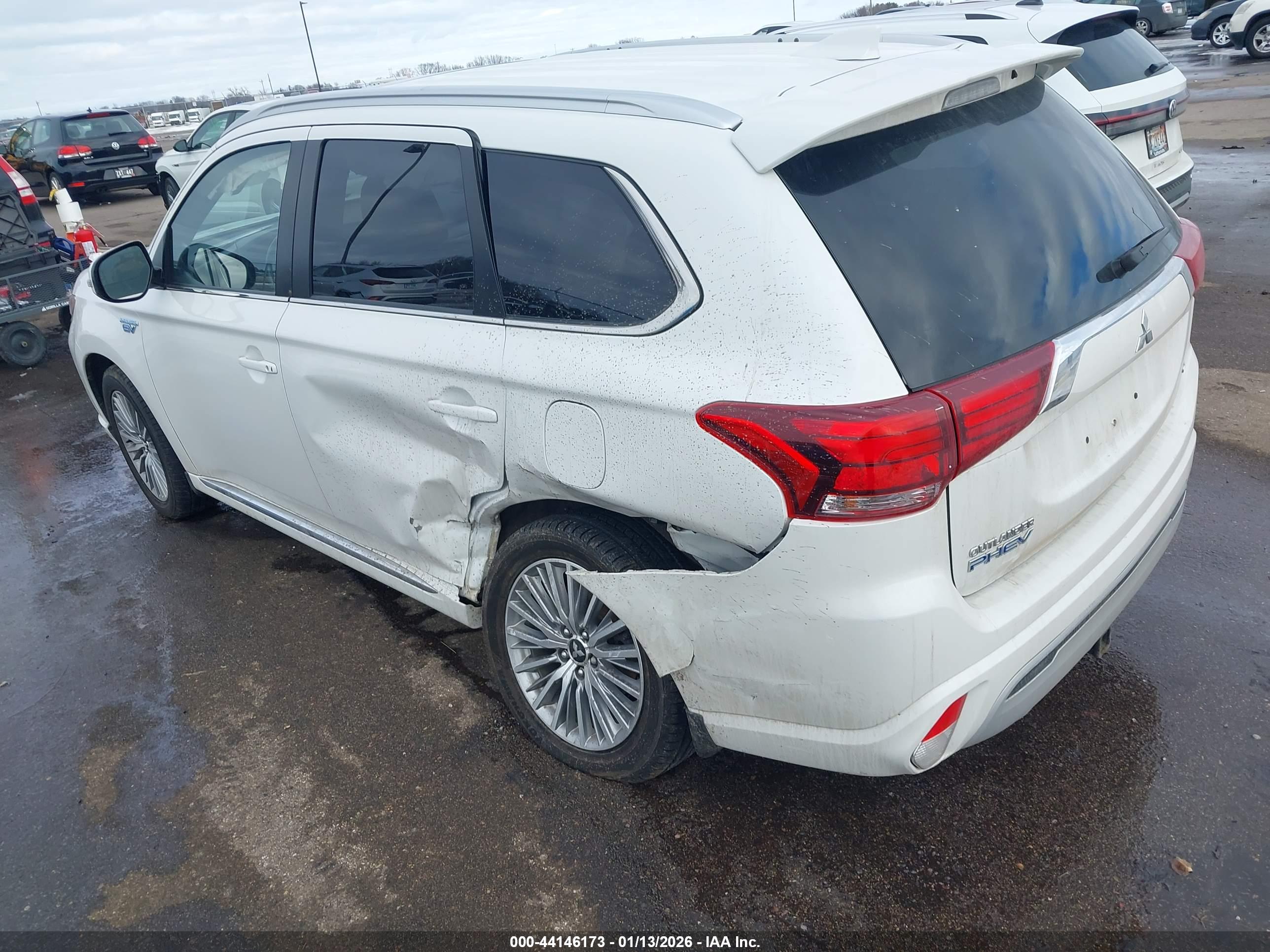 MITSUBISHI OUTLANDER image 3