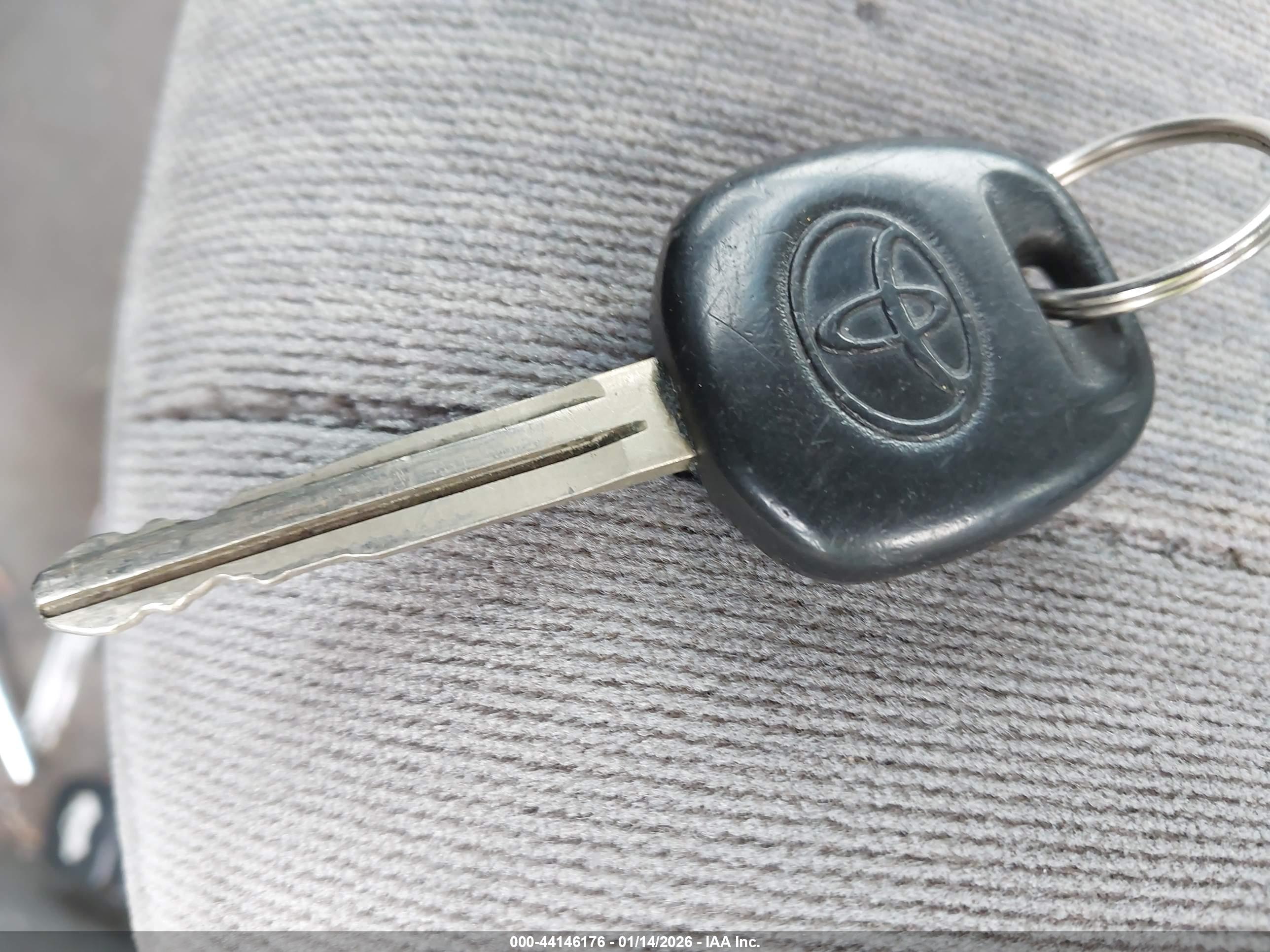 TOYOTA COROLLA image 11