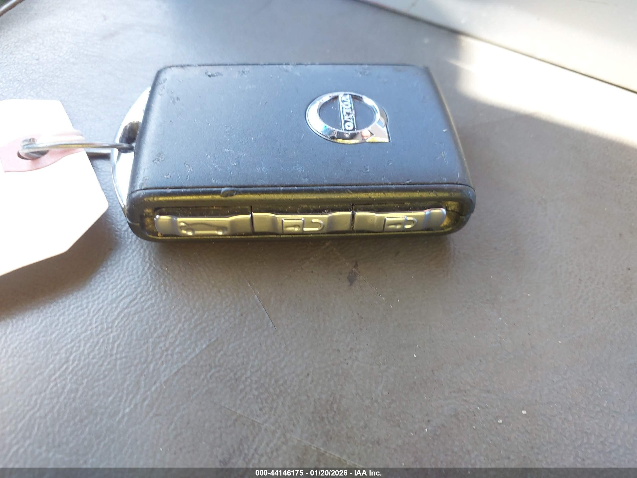 VOLVO S60 image 11