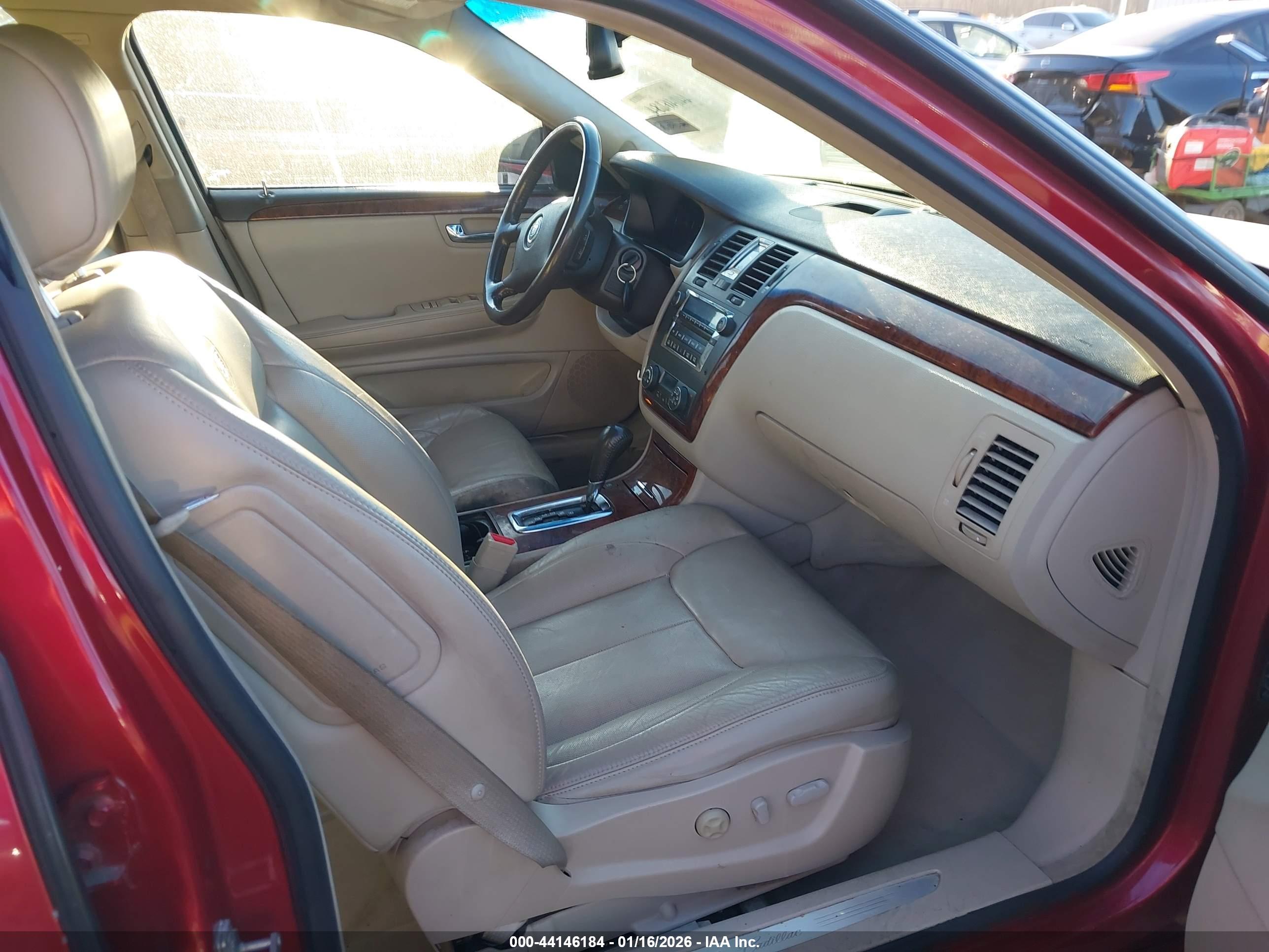 CADILLAC DTS image 5