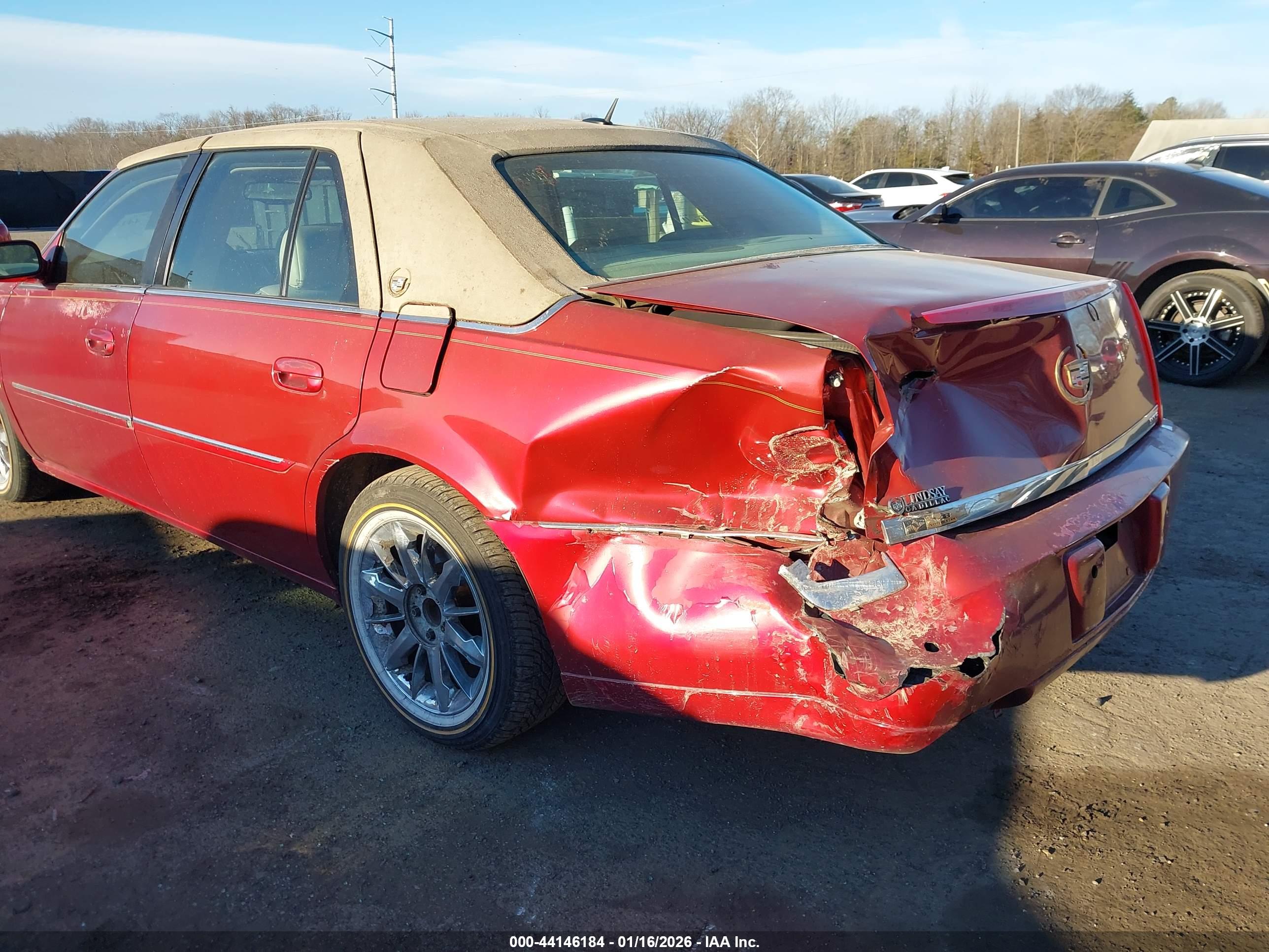 CADILLAC DTS image 6