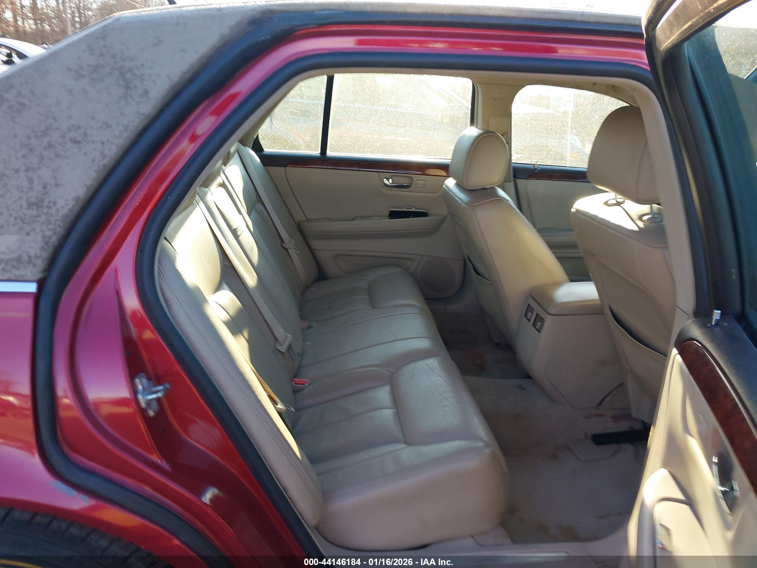 CADILLAC DTS image 8