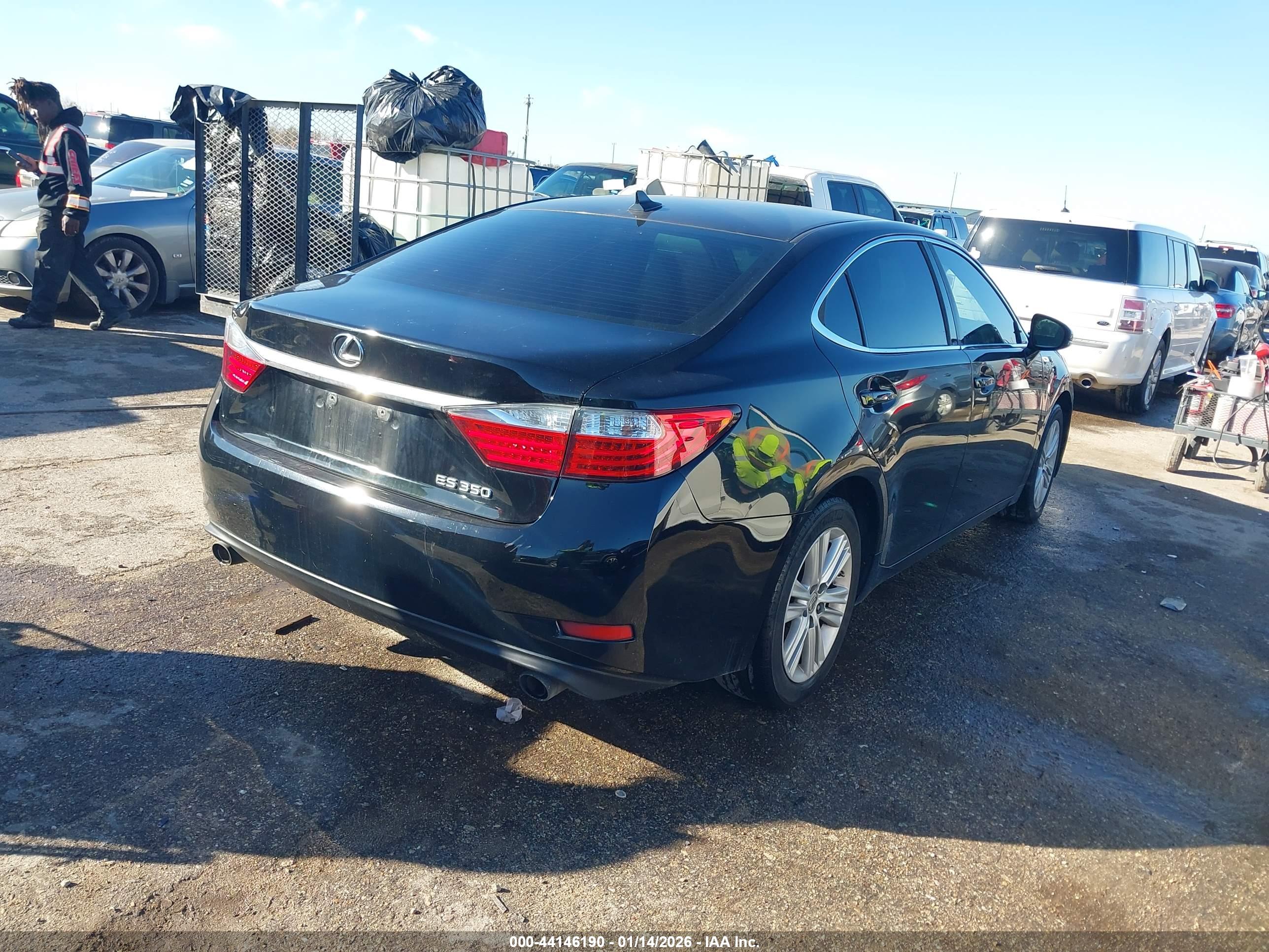 LEXUS ES image 4