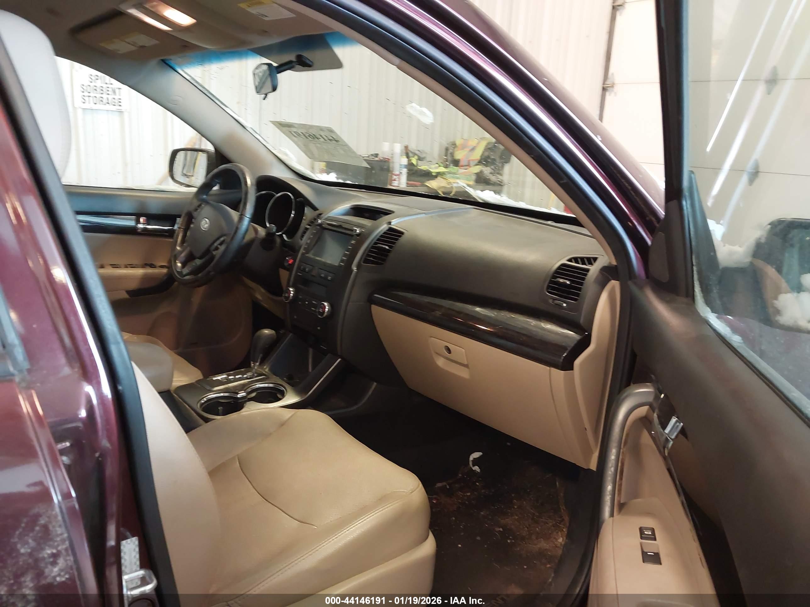 KIA SORENTO image 5