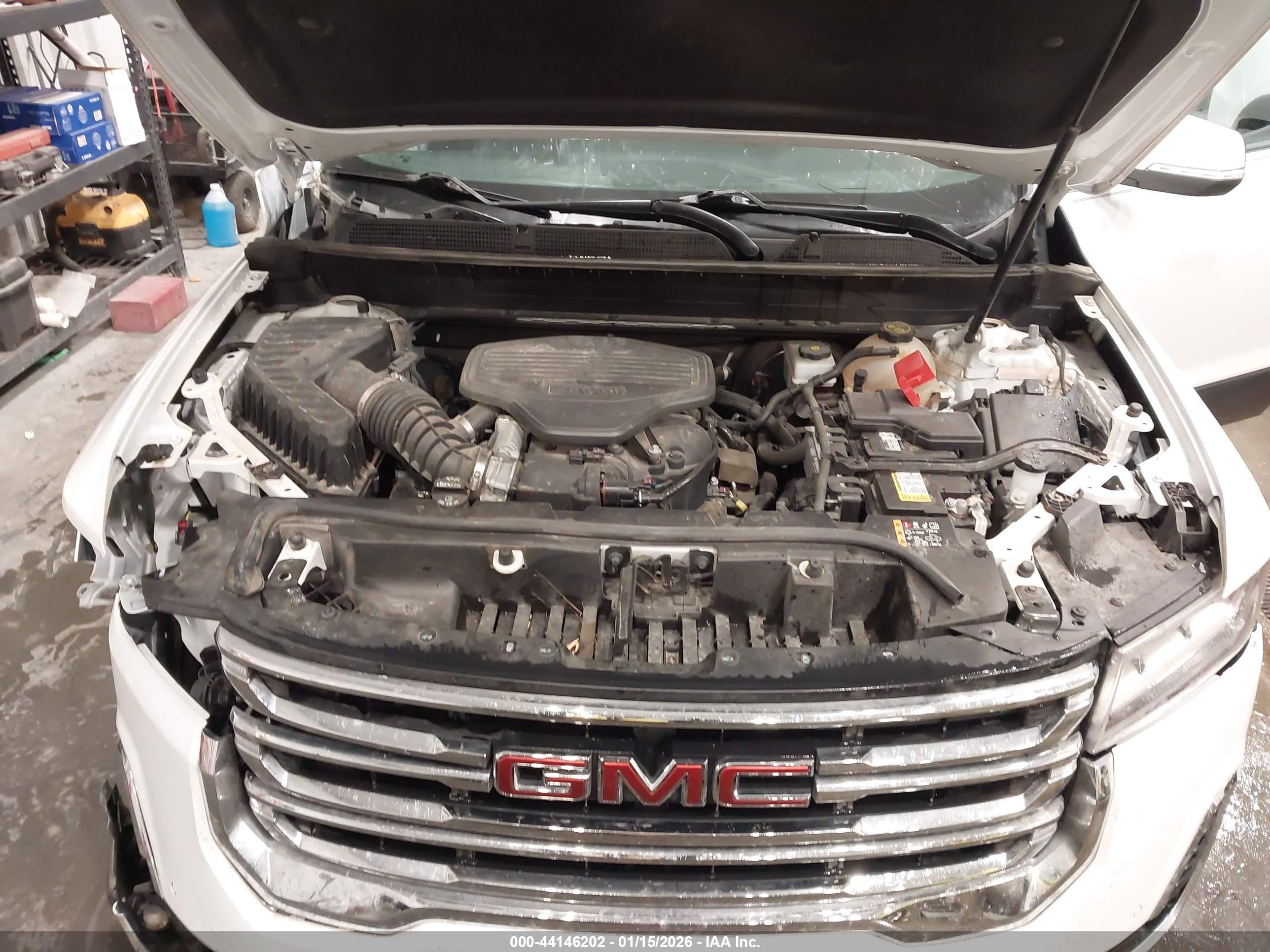 GMC ACADIA image 10