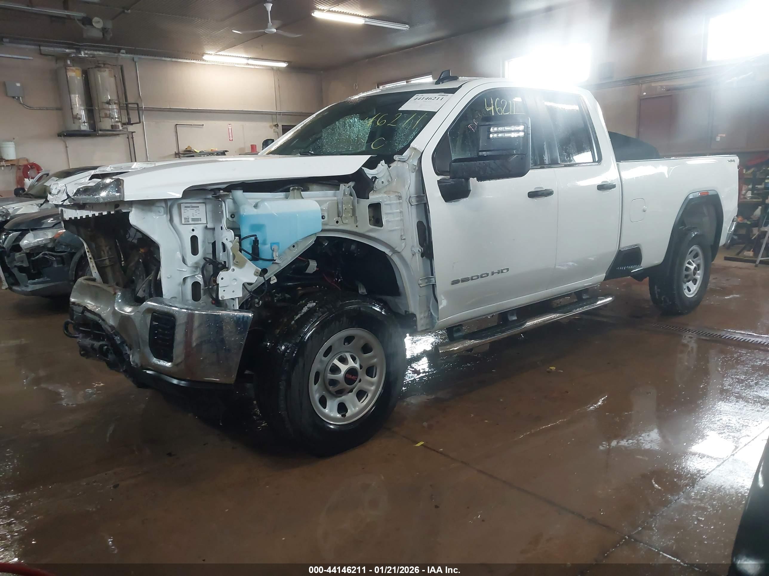 GMC SIERRA image 2