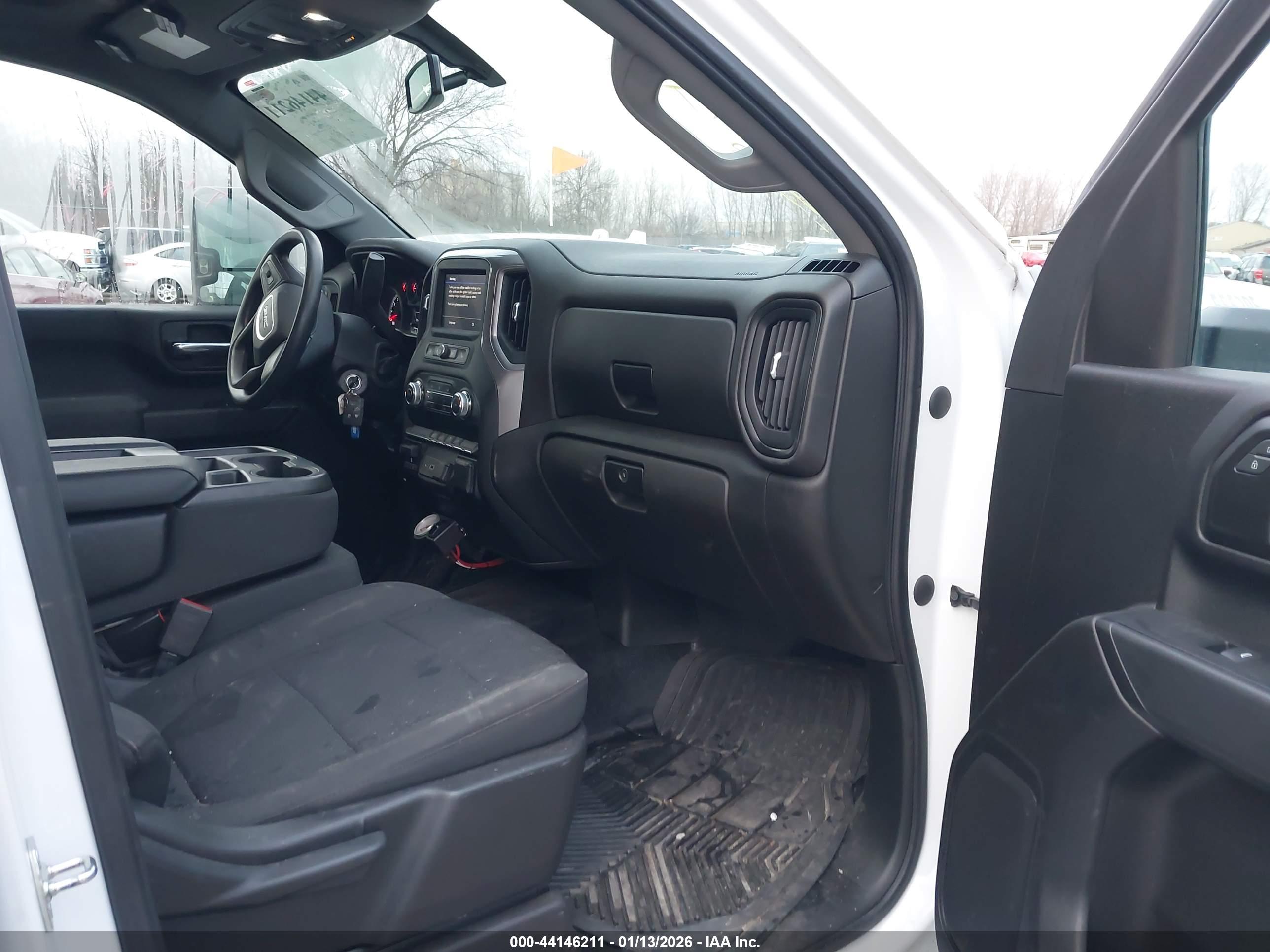 GMC SIERRA image 7