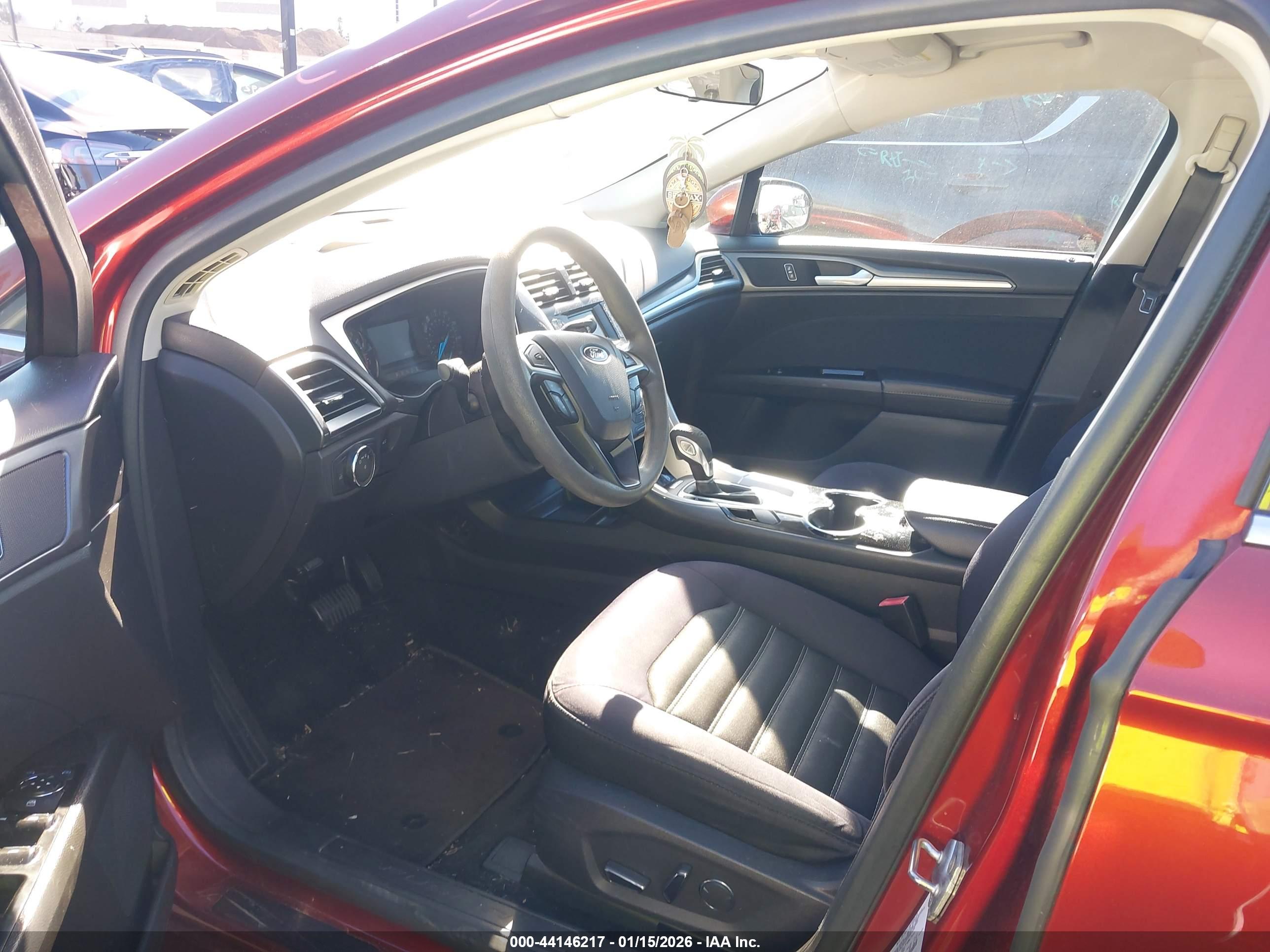 FORD FUSION image 5