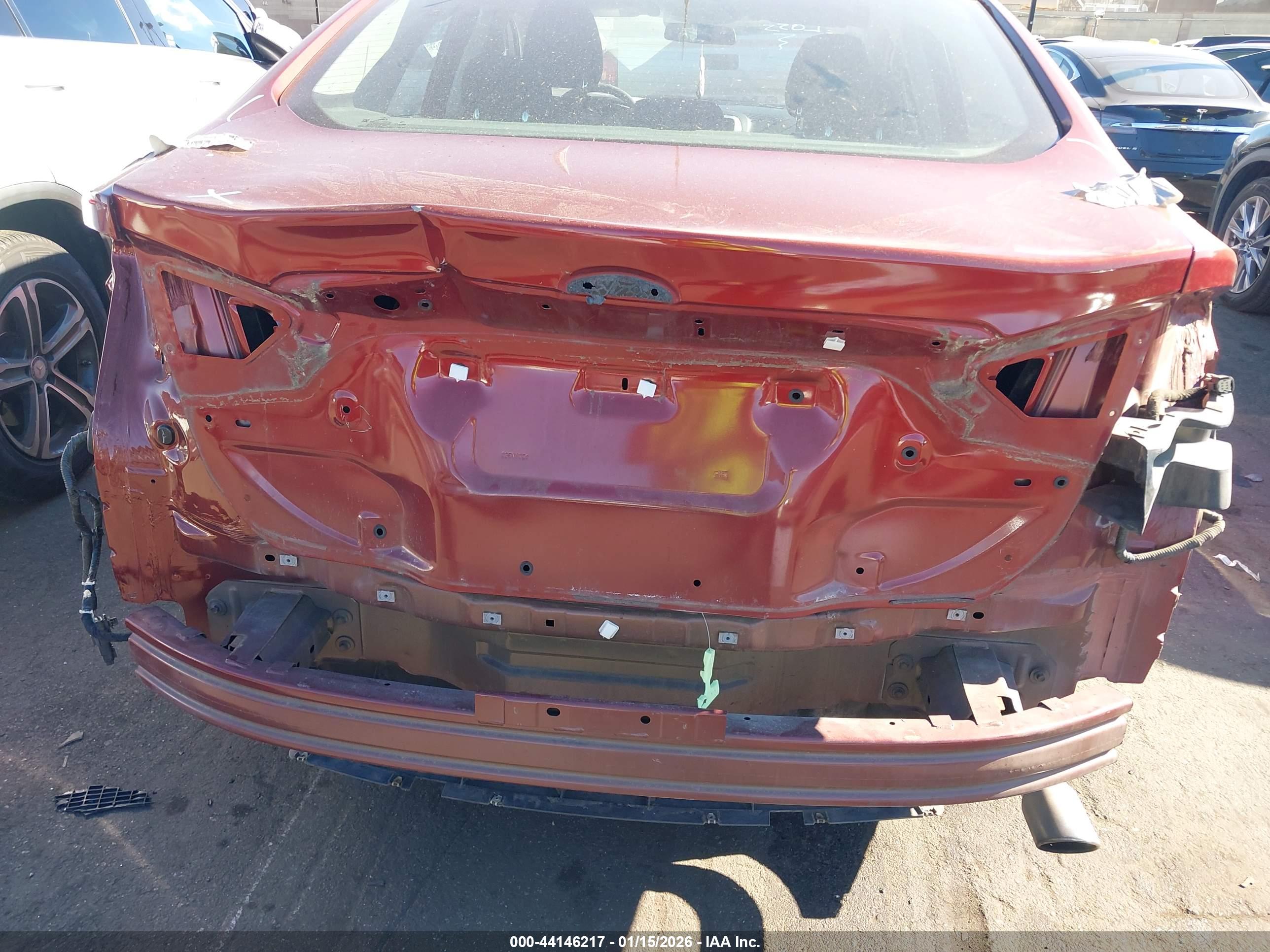 FORD FUSION image 6