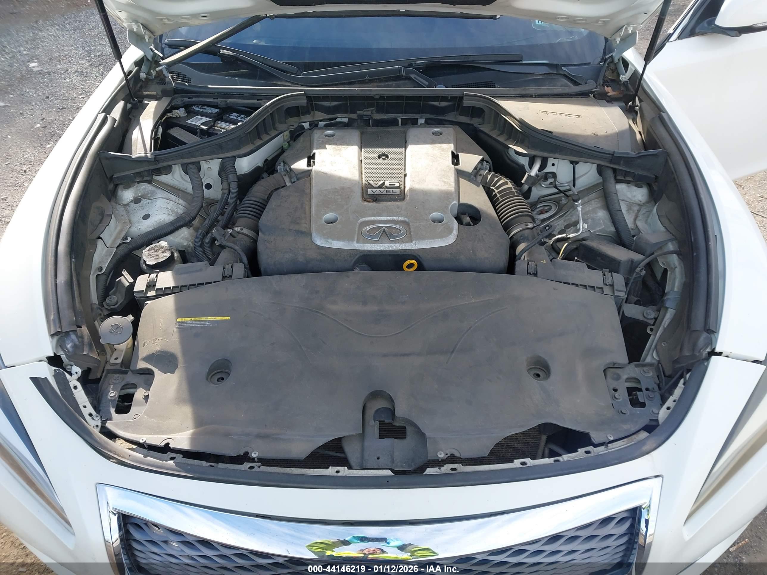INFINITI Q70L image 10