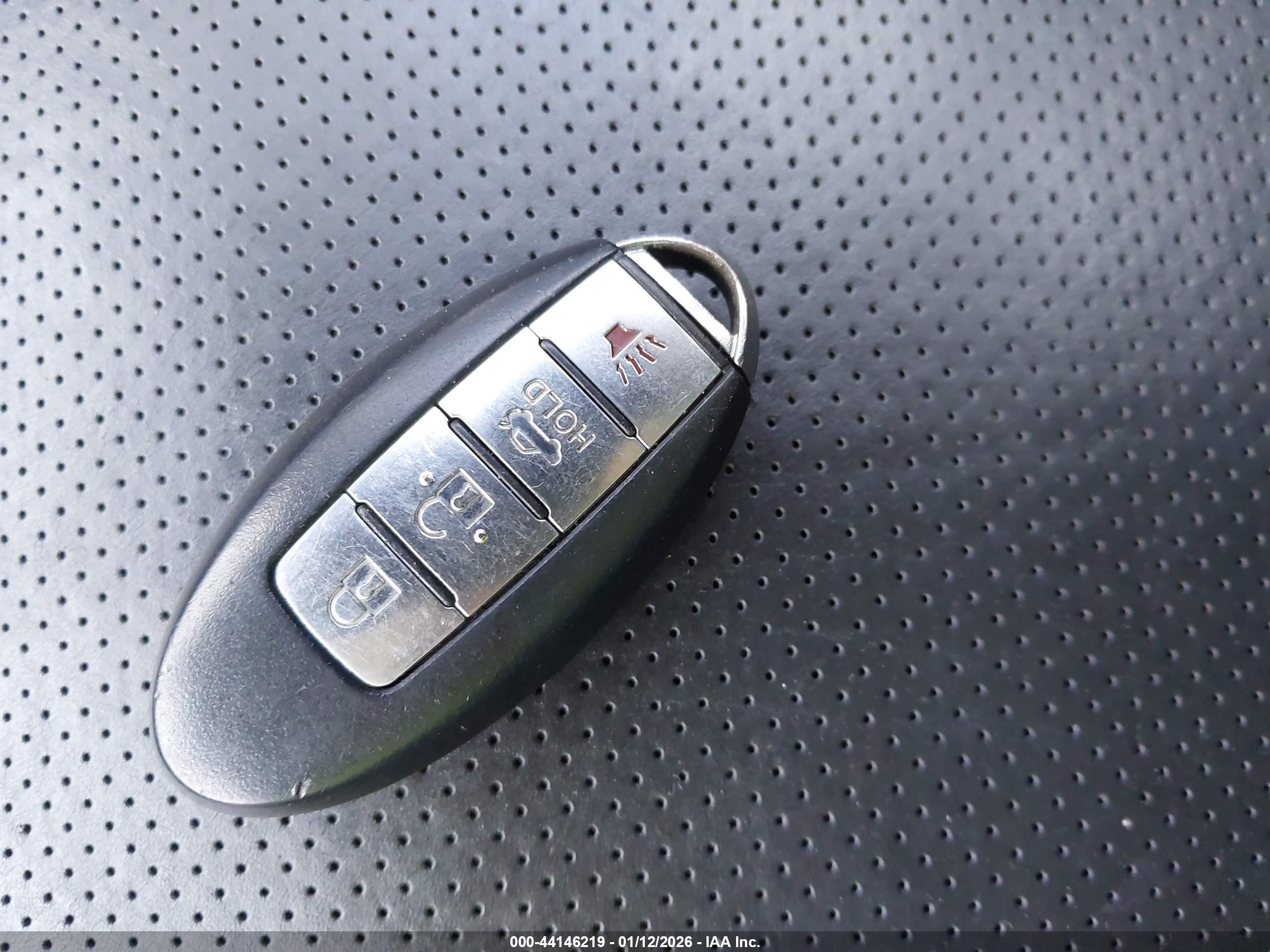 INFINITI Q70L image 11