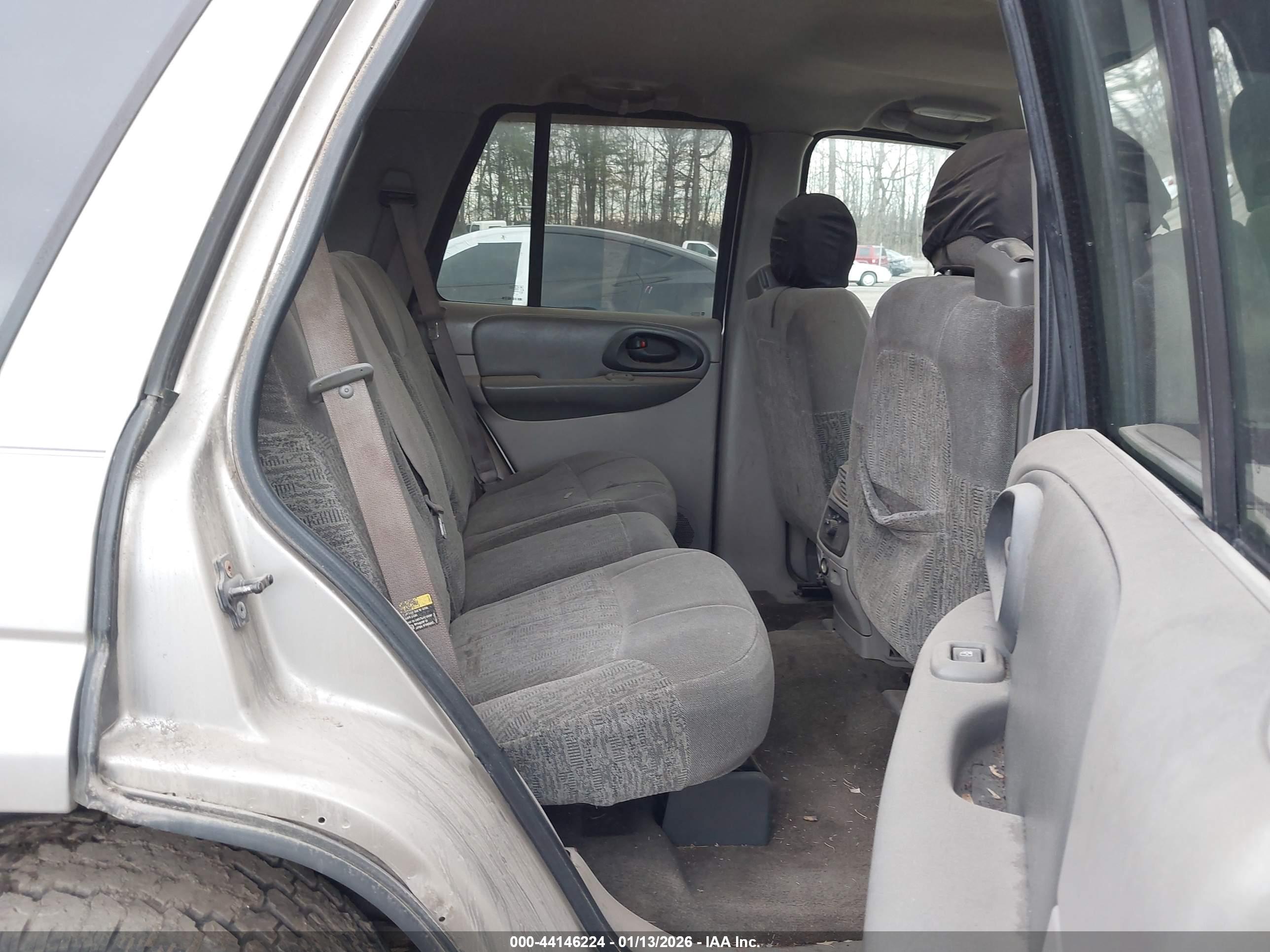 CHEVROLET TRAILBLAZER image 8