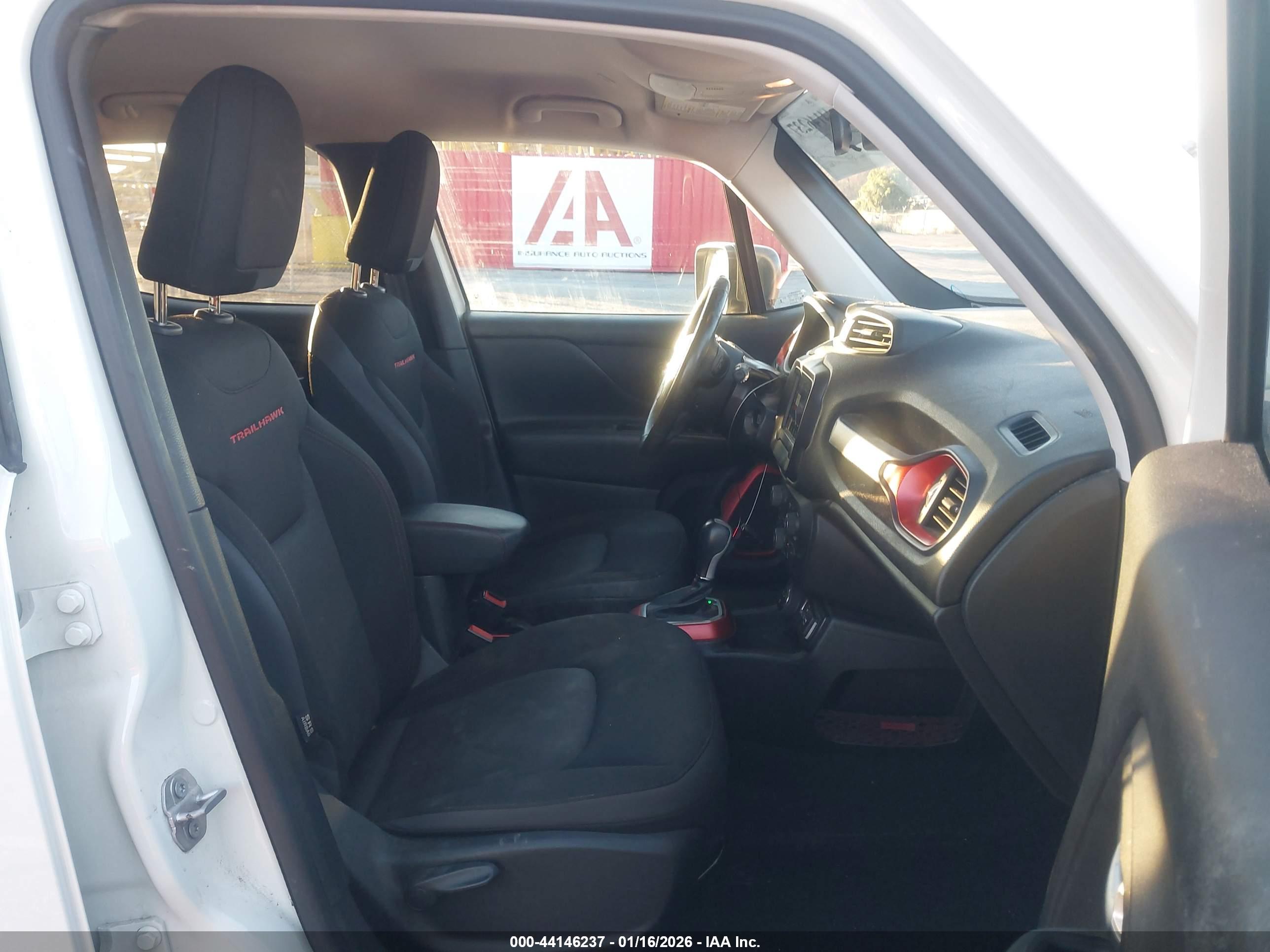 JEEP RENEGADE image 5