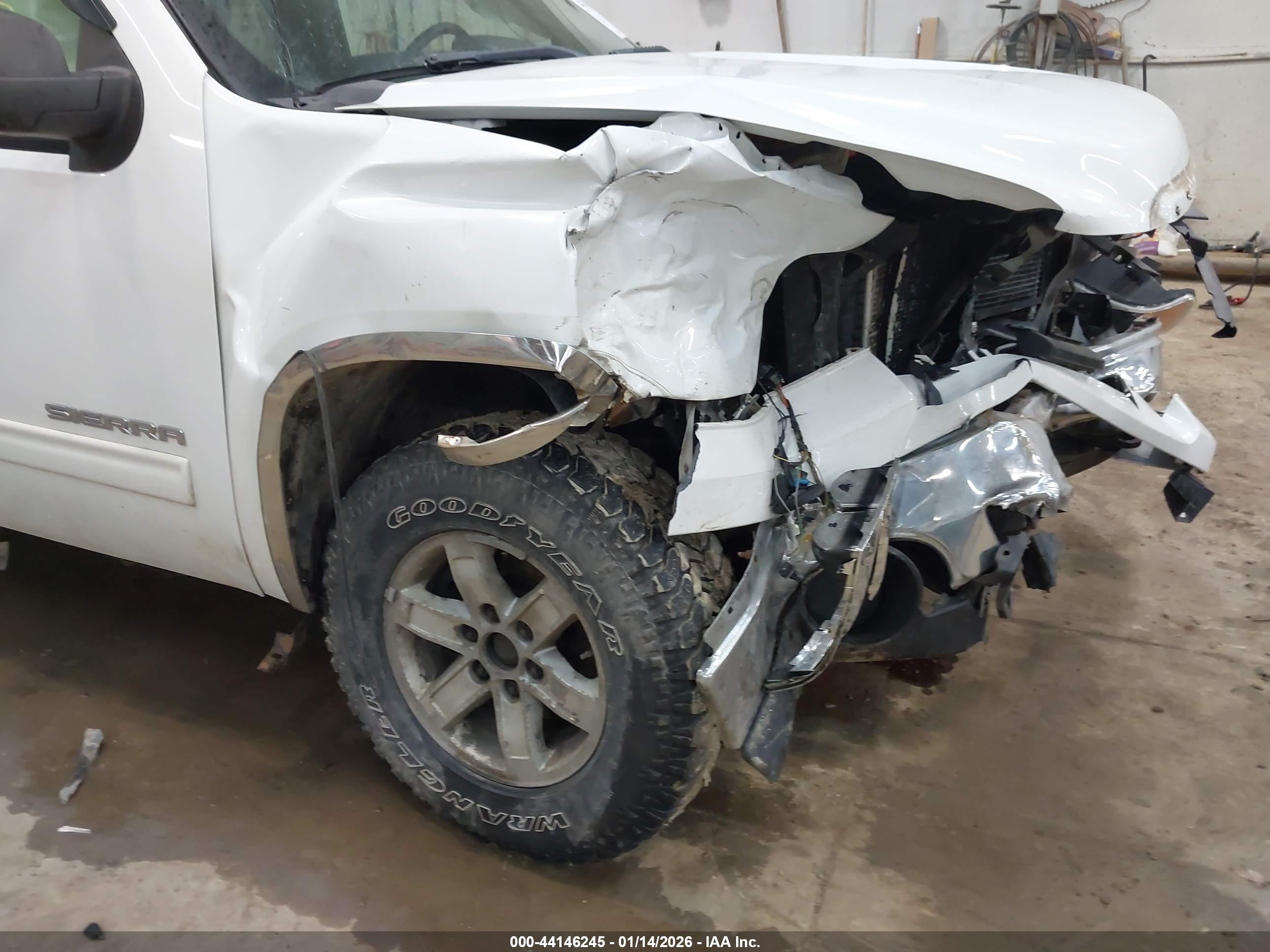 GMC SIERRA image 6