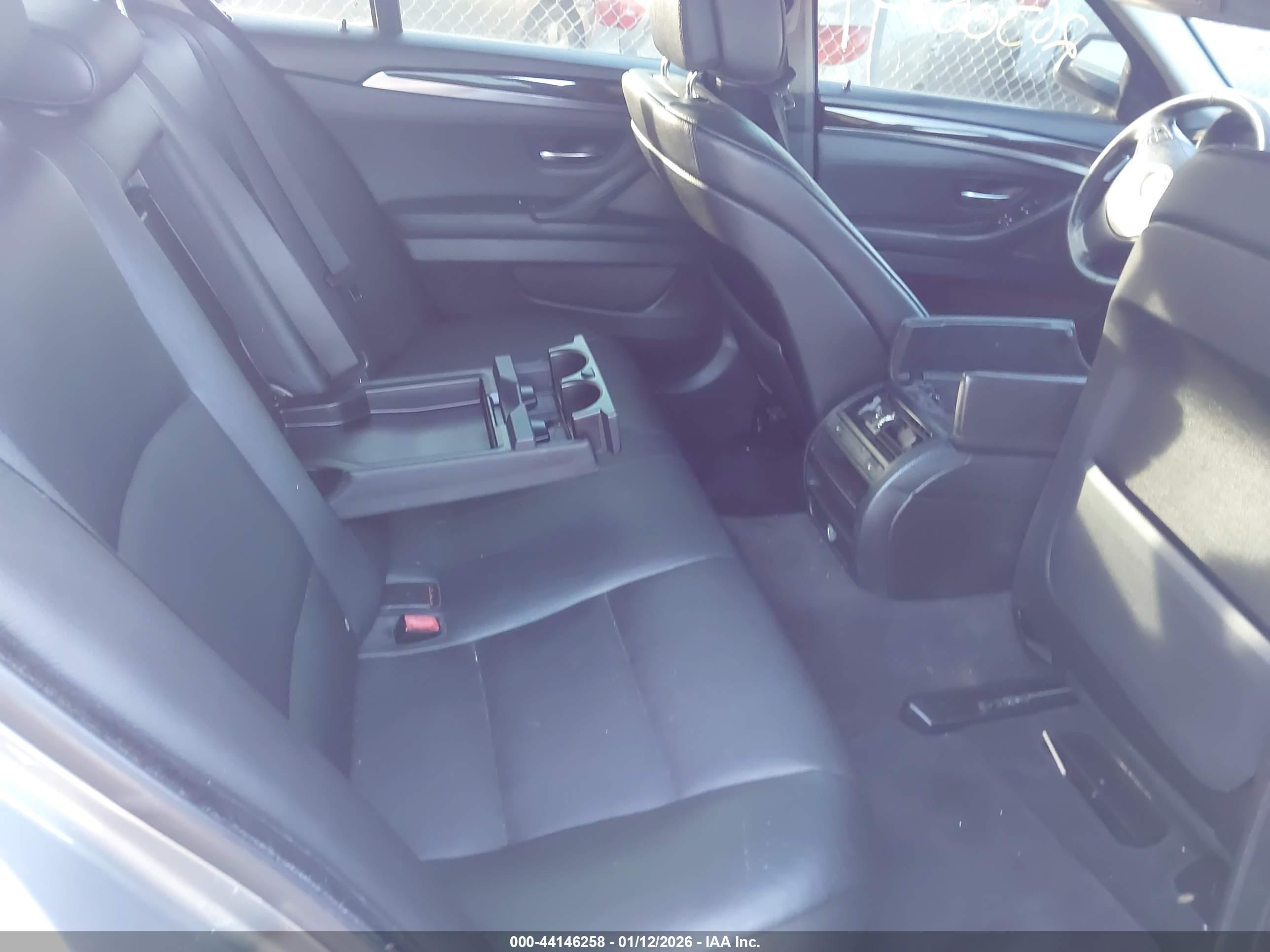 BMW 535I image 8