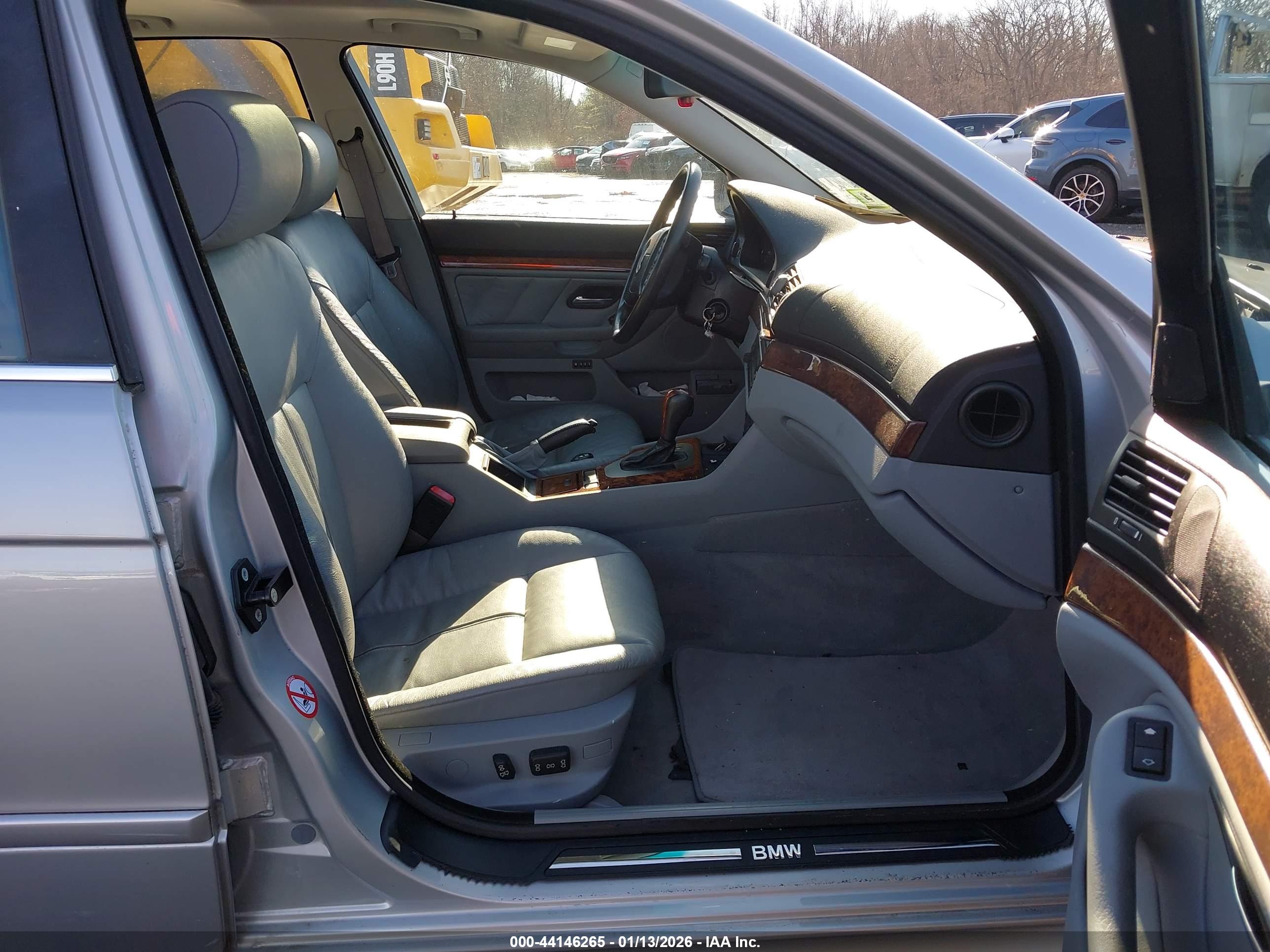 BMW 530IA image 5