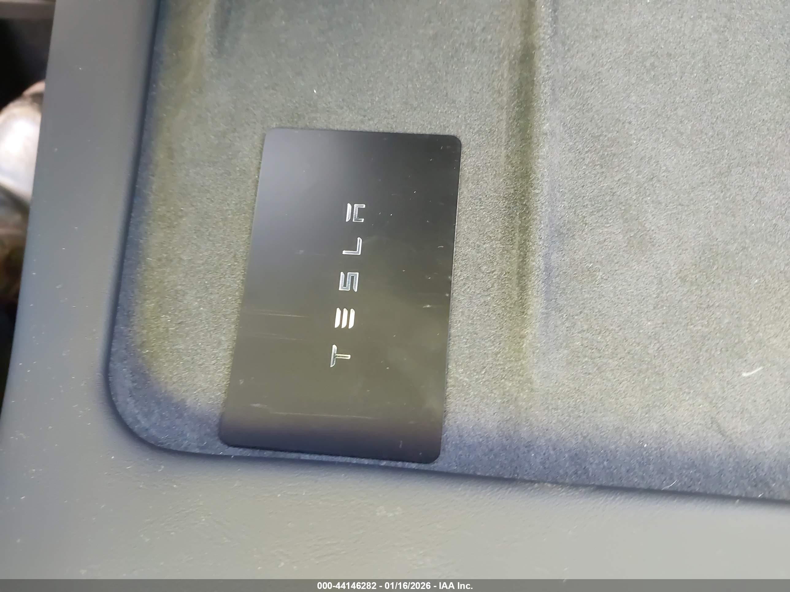 TESLA MODEL image 11