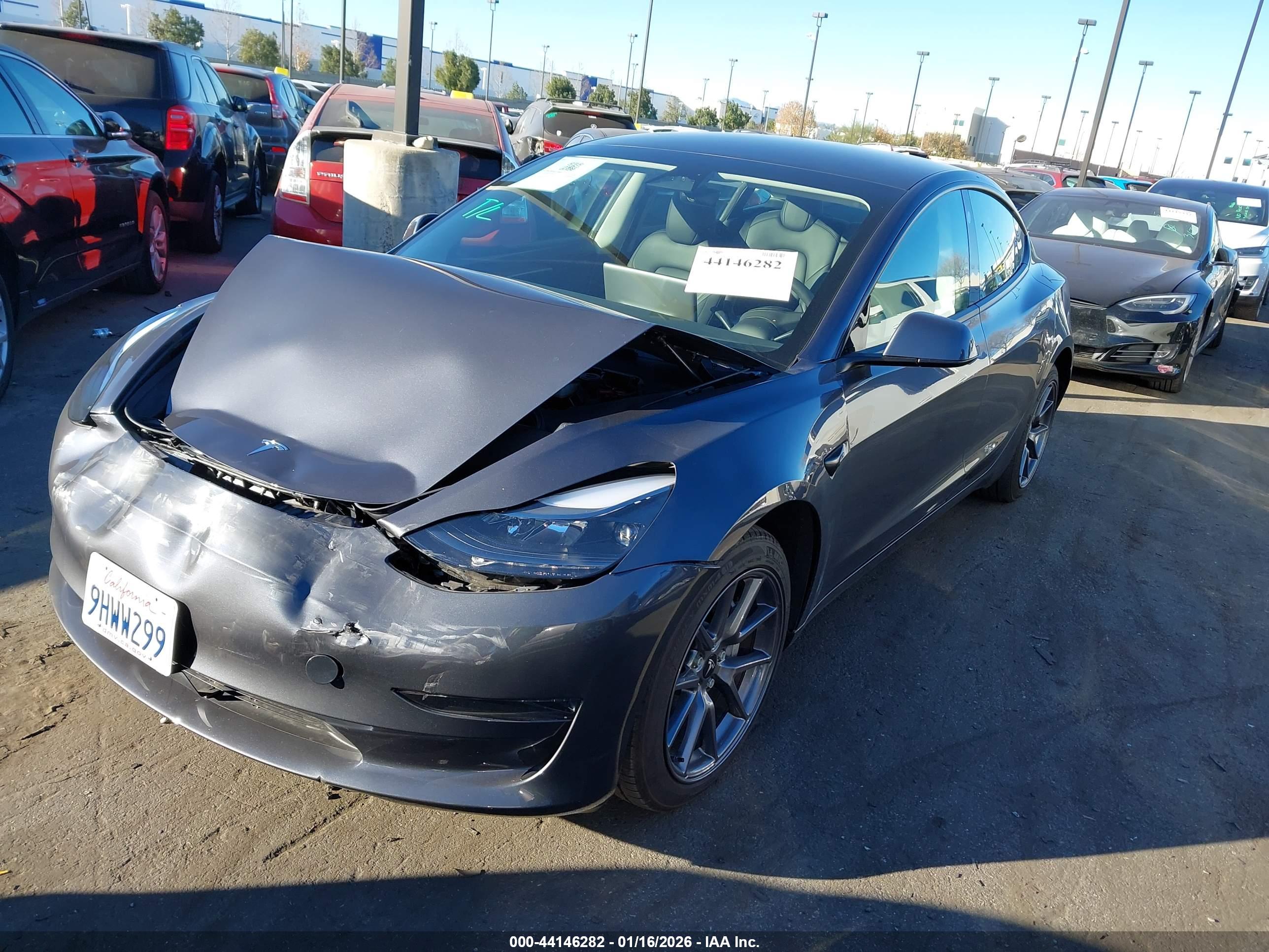 TESLA MODEL image 2