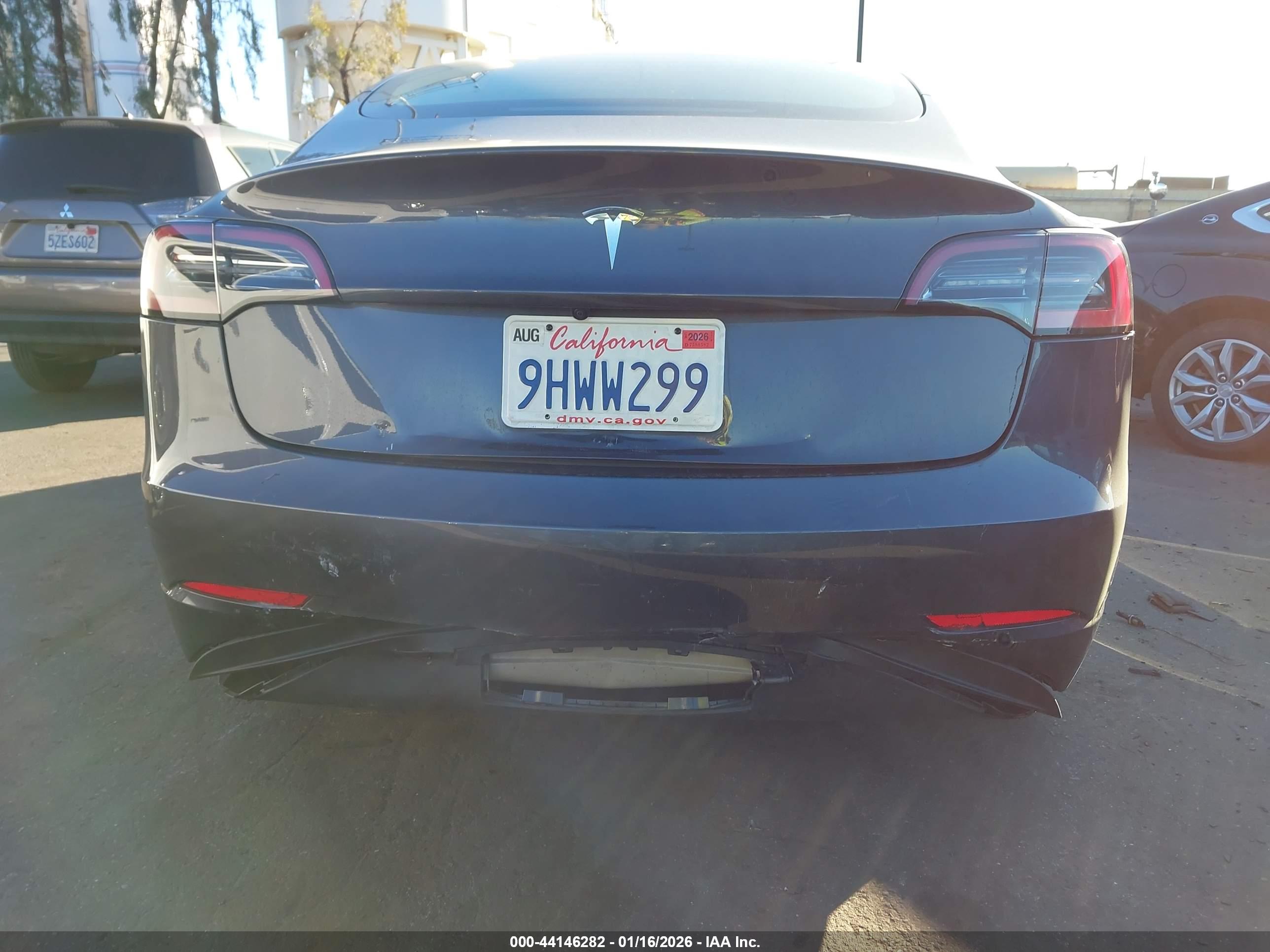 TESLA MODEL image 6