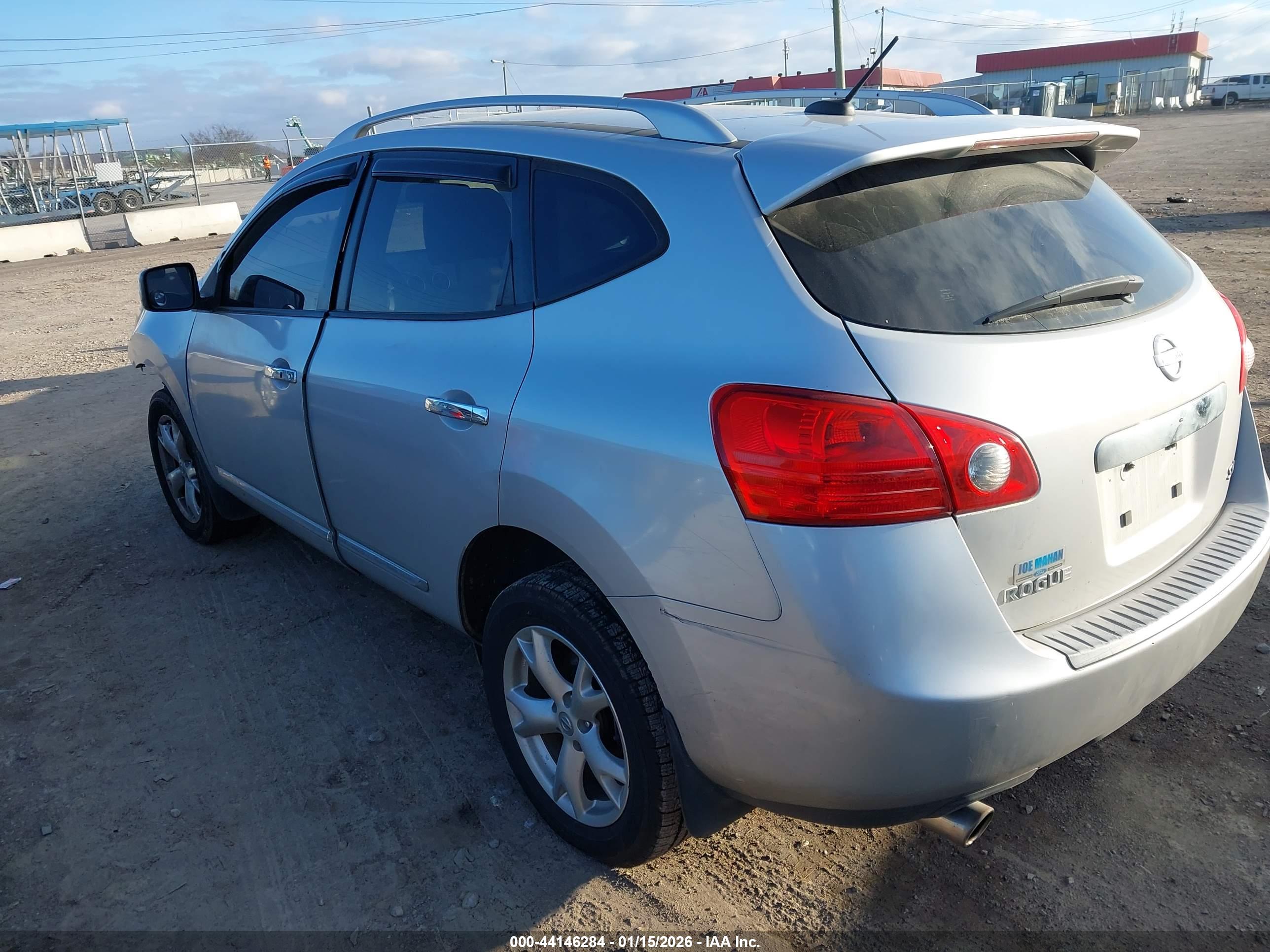NISSAN ROGUE image 3