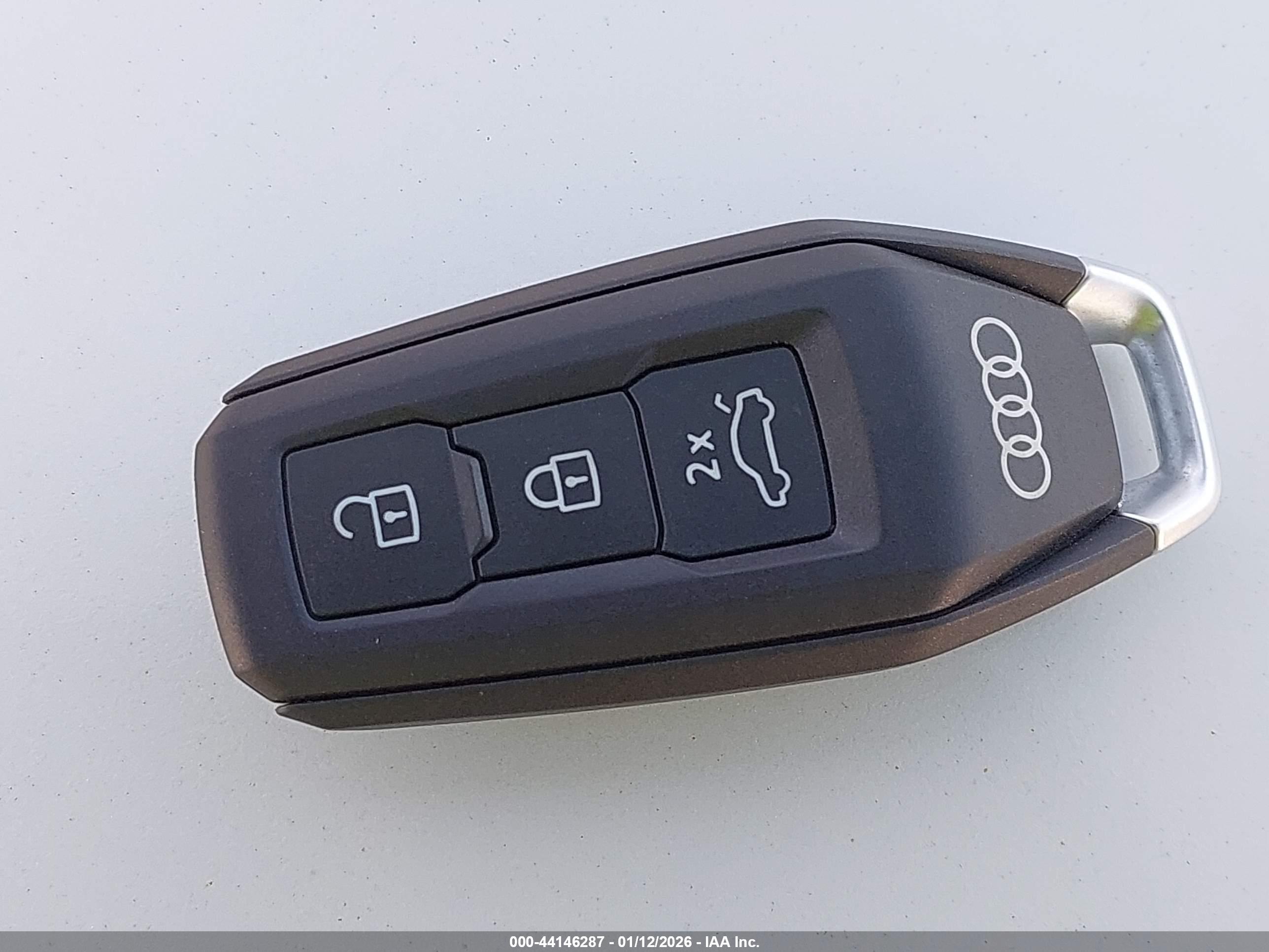 AUDI Q6 image 11