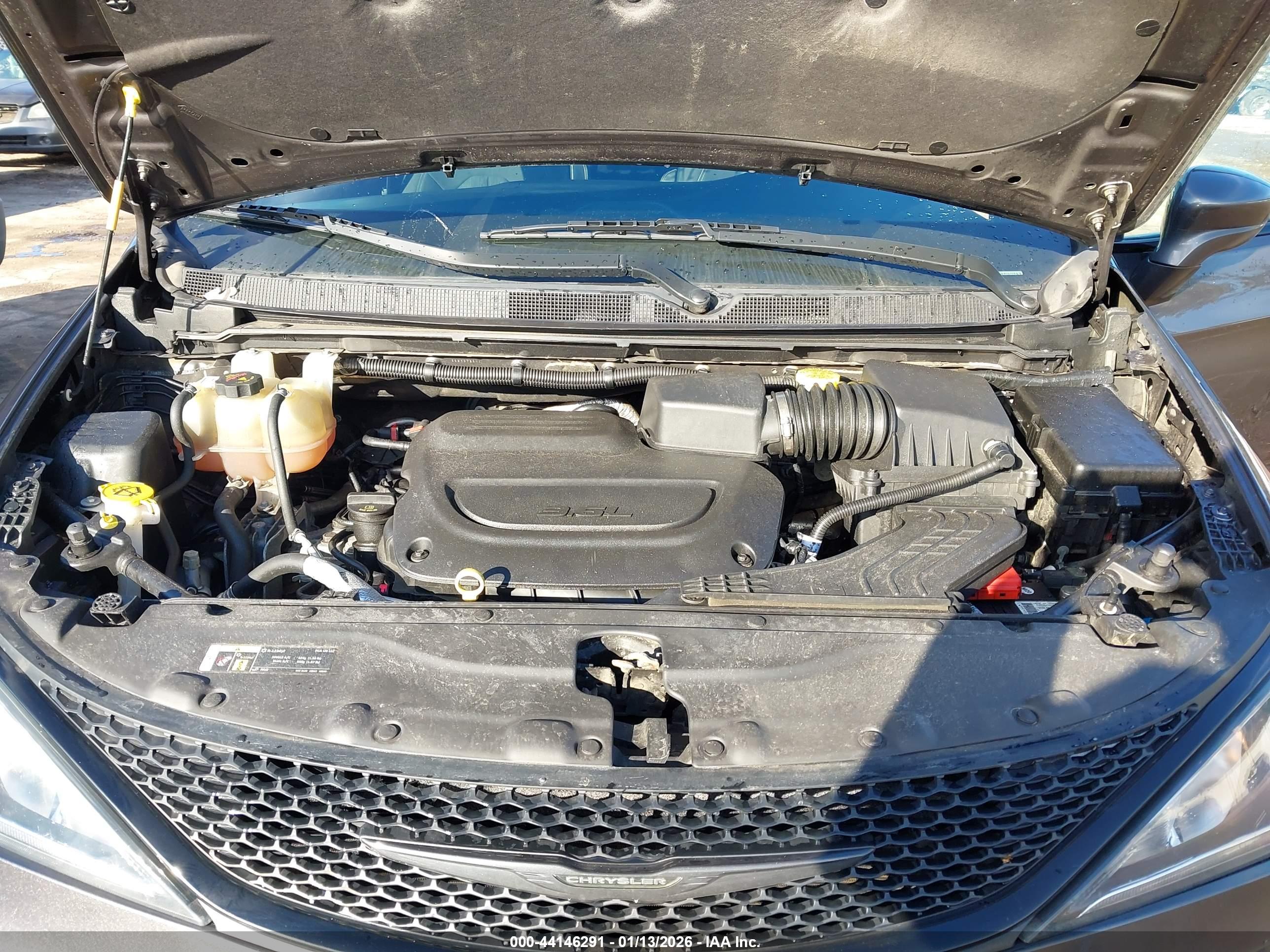 CHRYSLER PACIFICA image 10