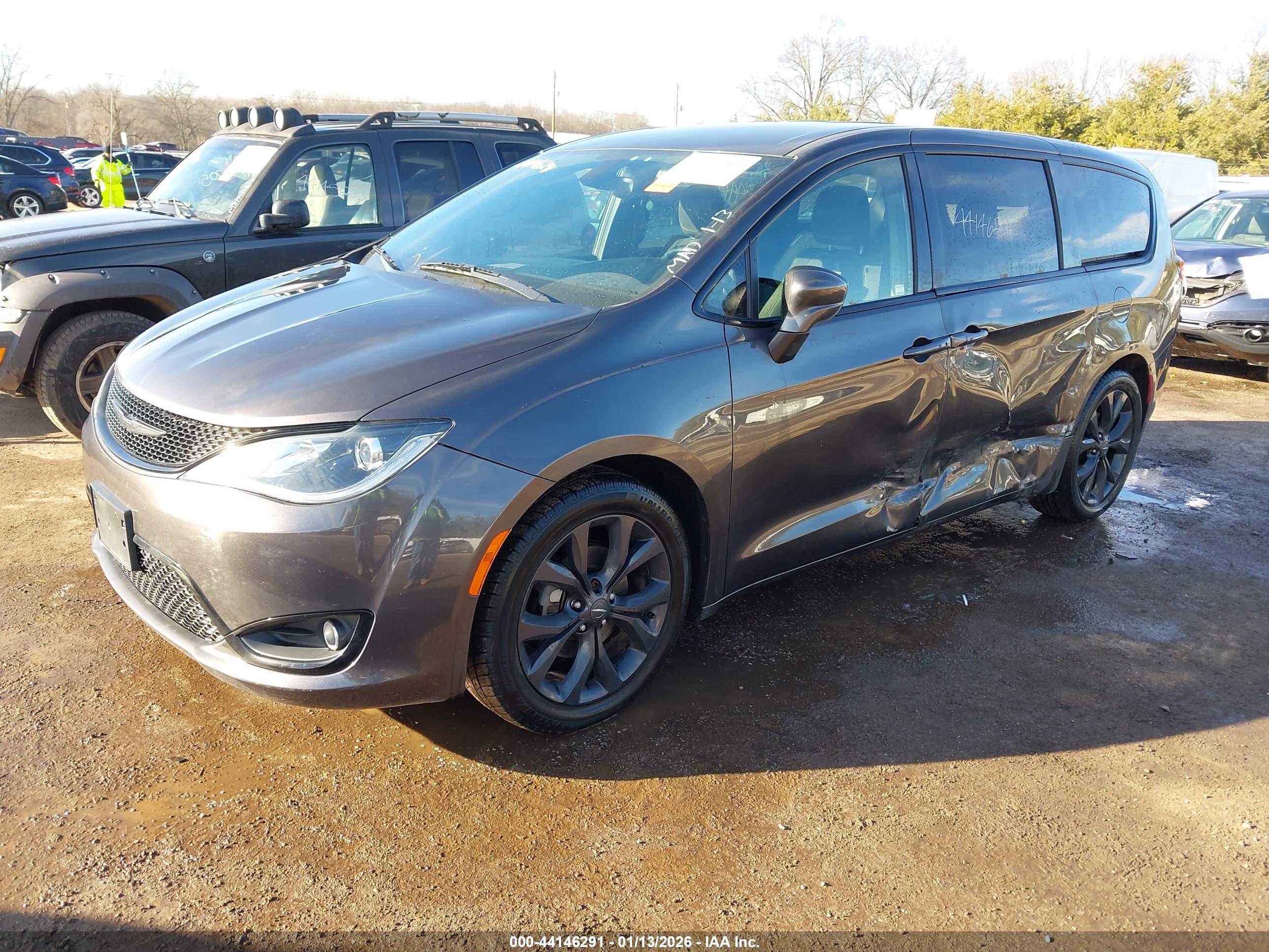 CHRYSLER PACIFICA image 2
