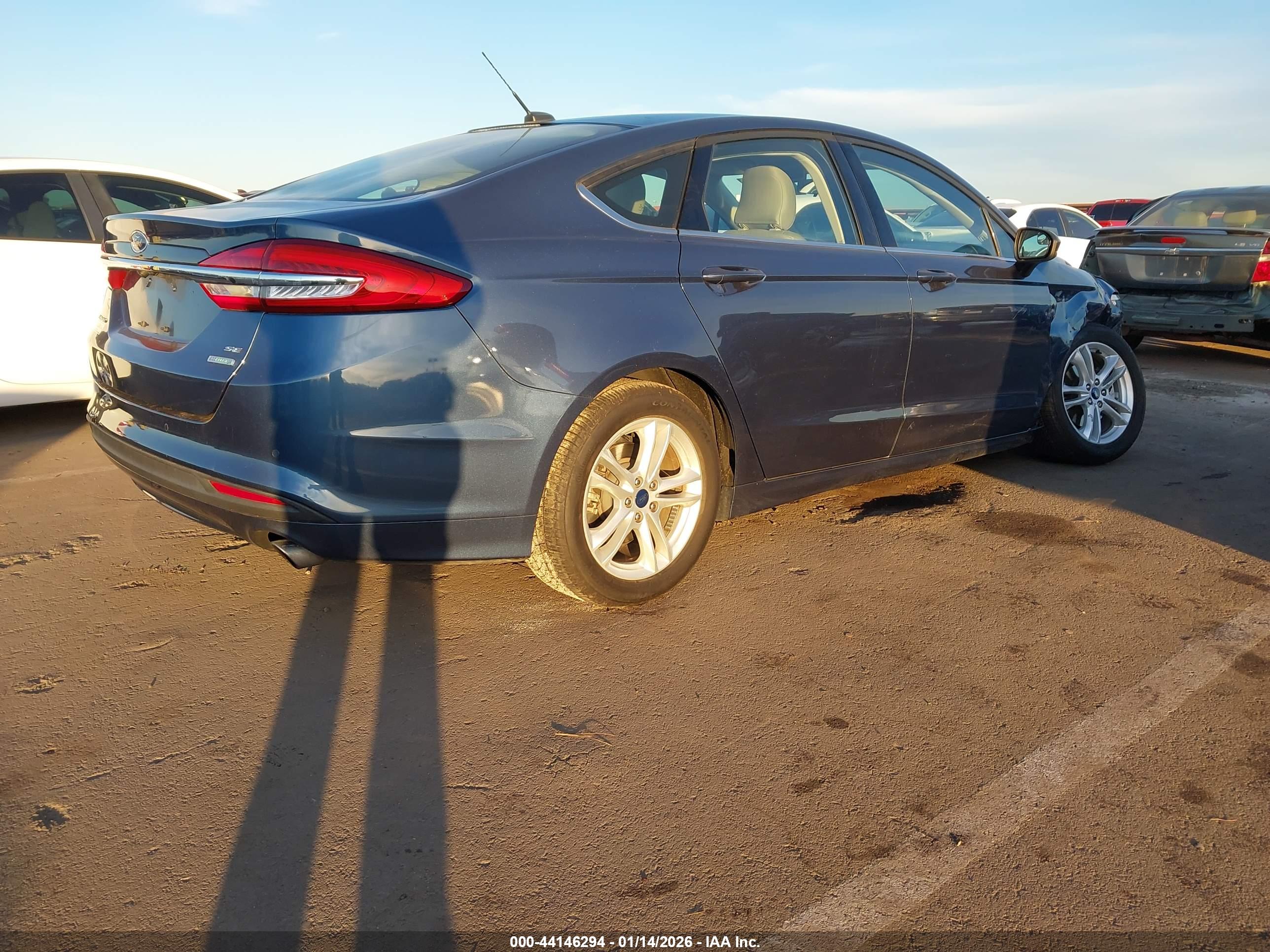 FORD FUSION image 4