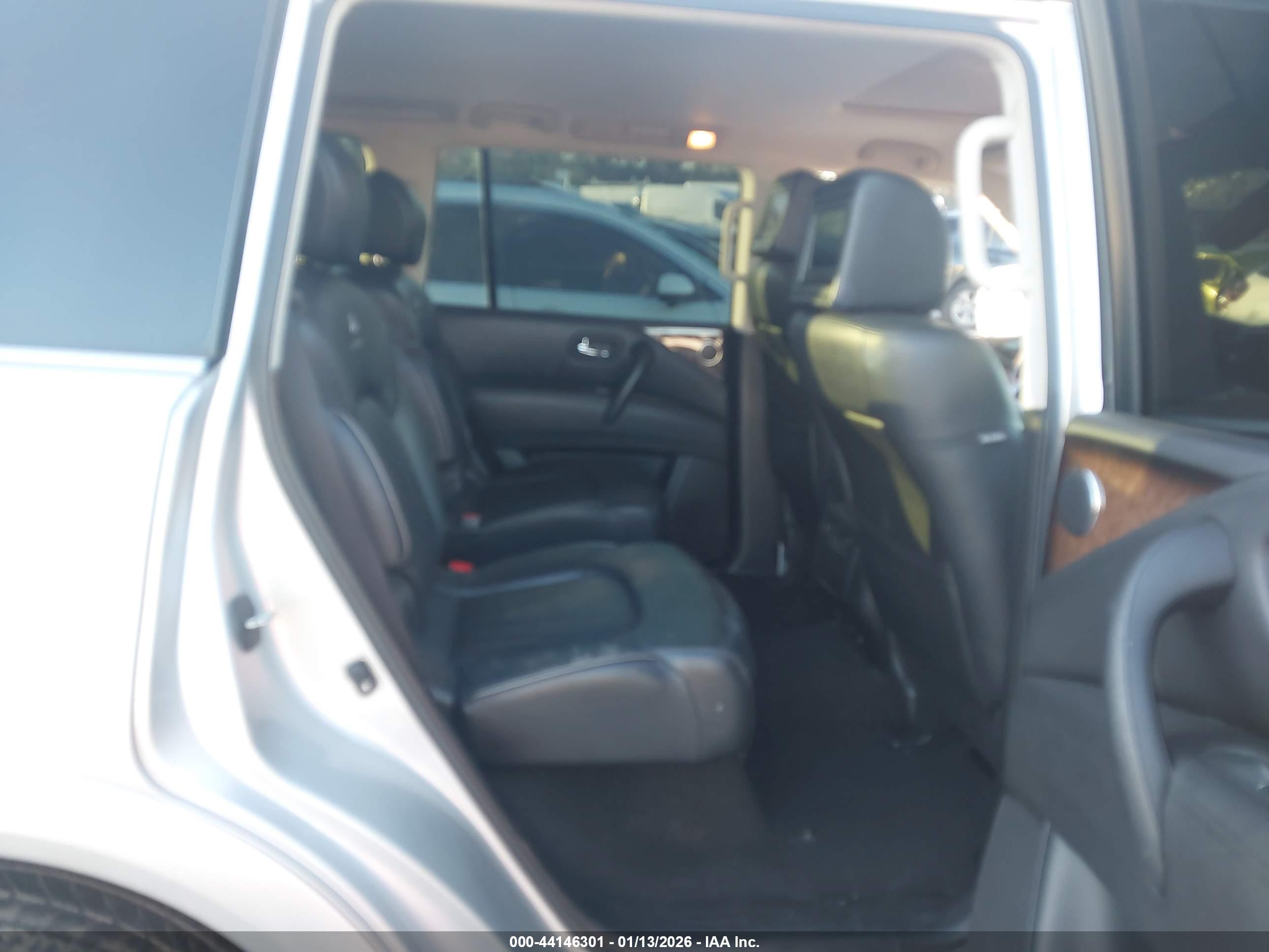 INFINITI QX80 image 8