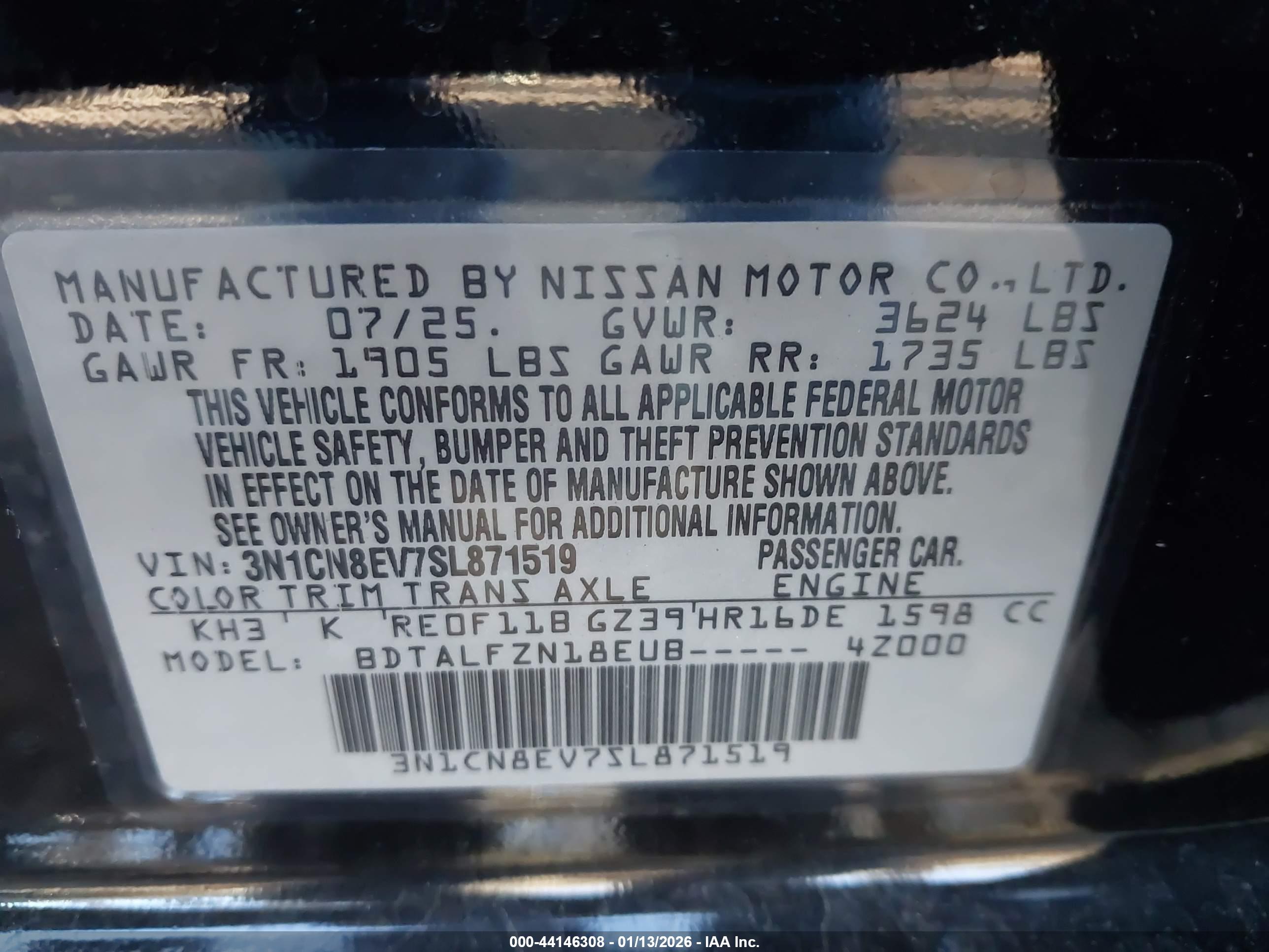 NISSAN VERSA image 9
