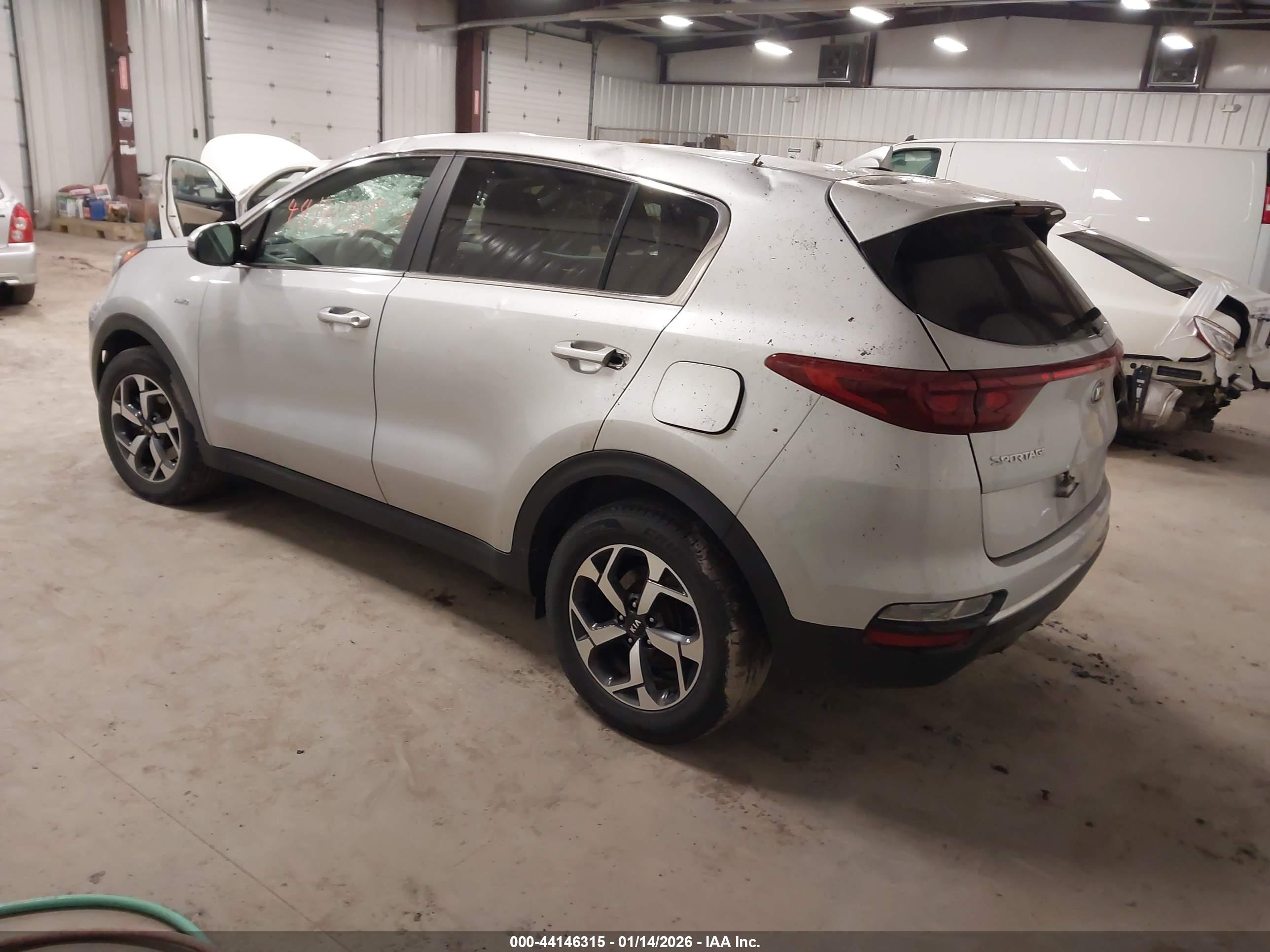 KIA SPORTAGE image 3