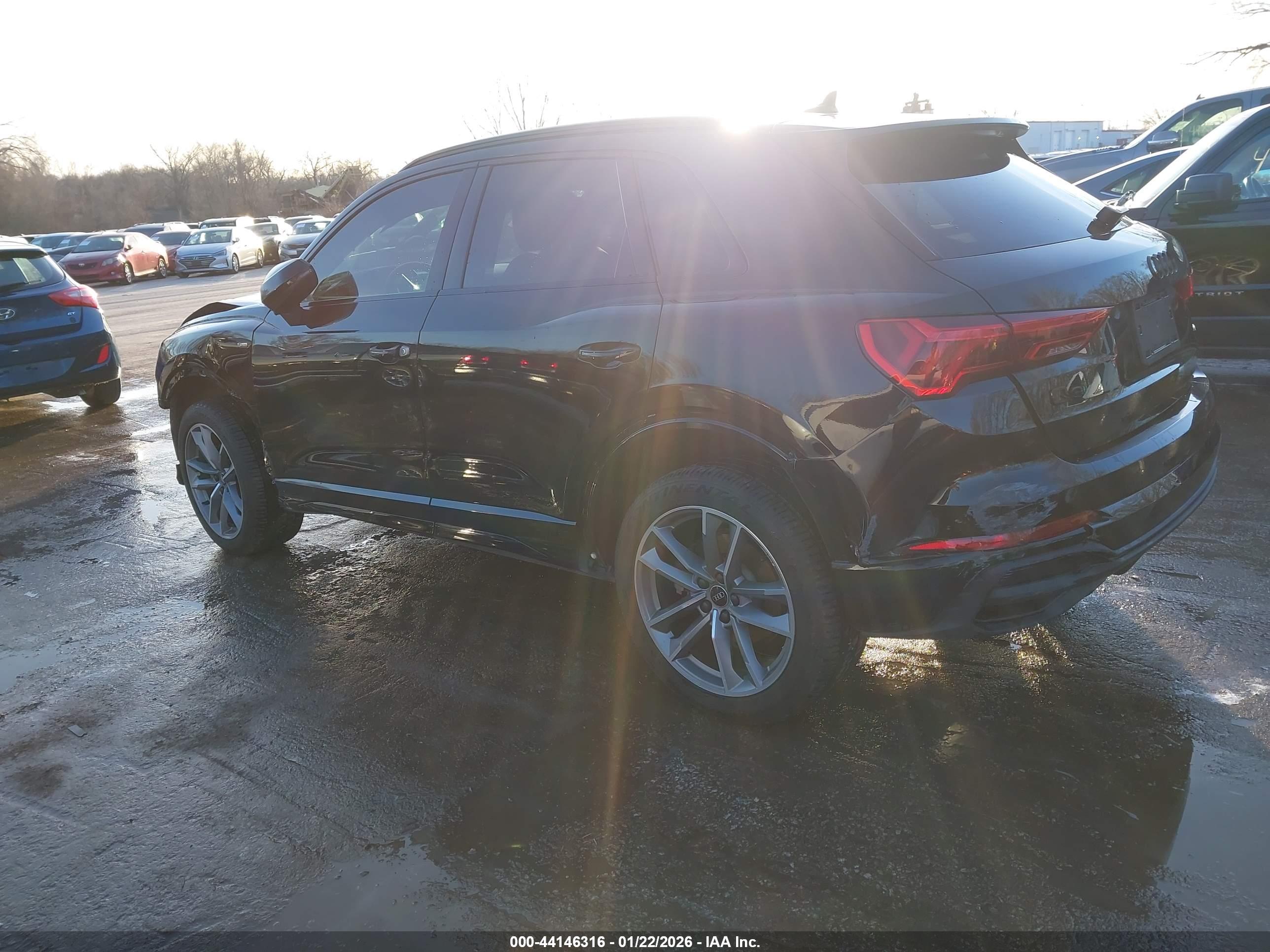 AUDI Q3 image 3
