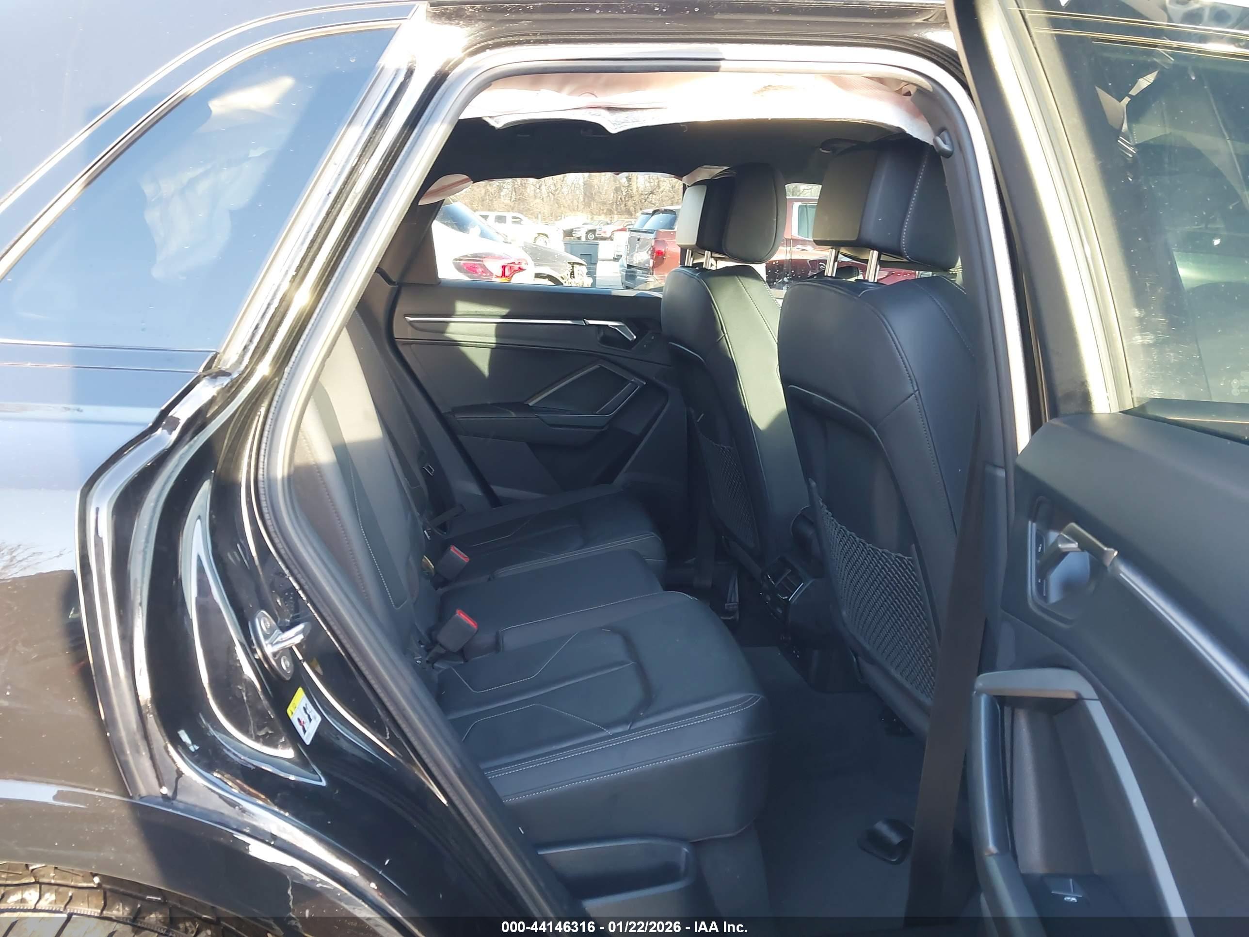 AUDI Q3 image 8