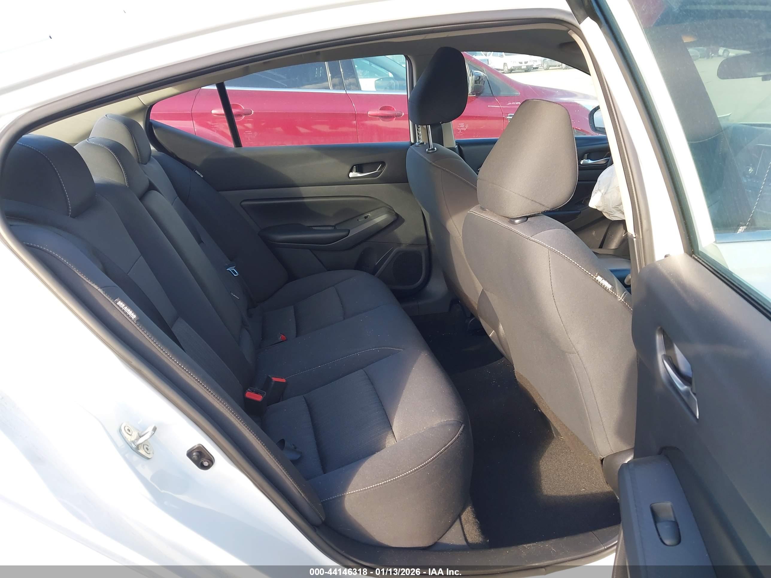 NISSAN ALTIMA image 8