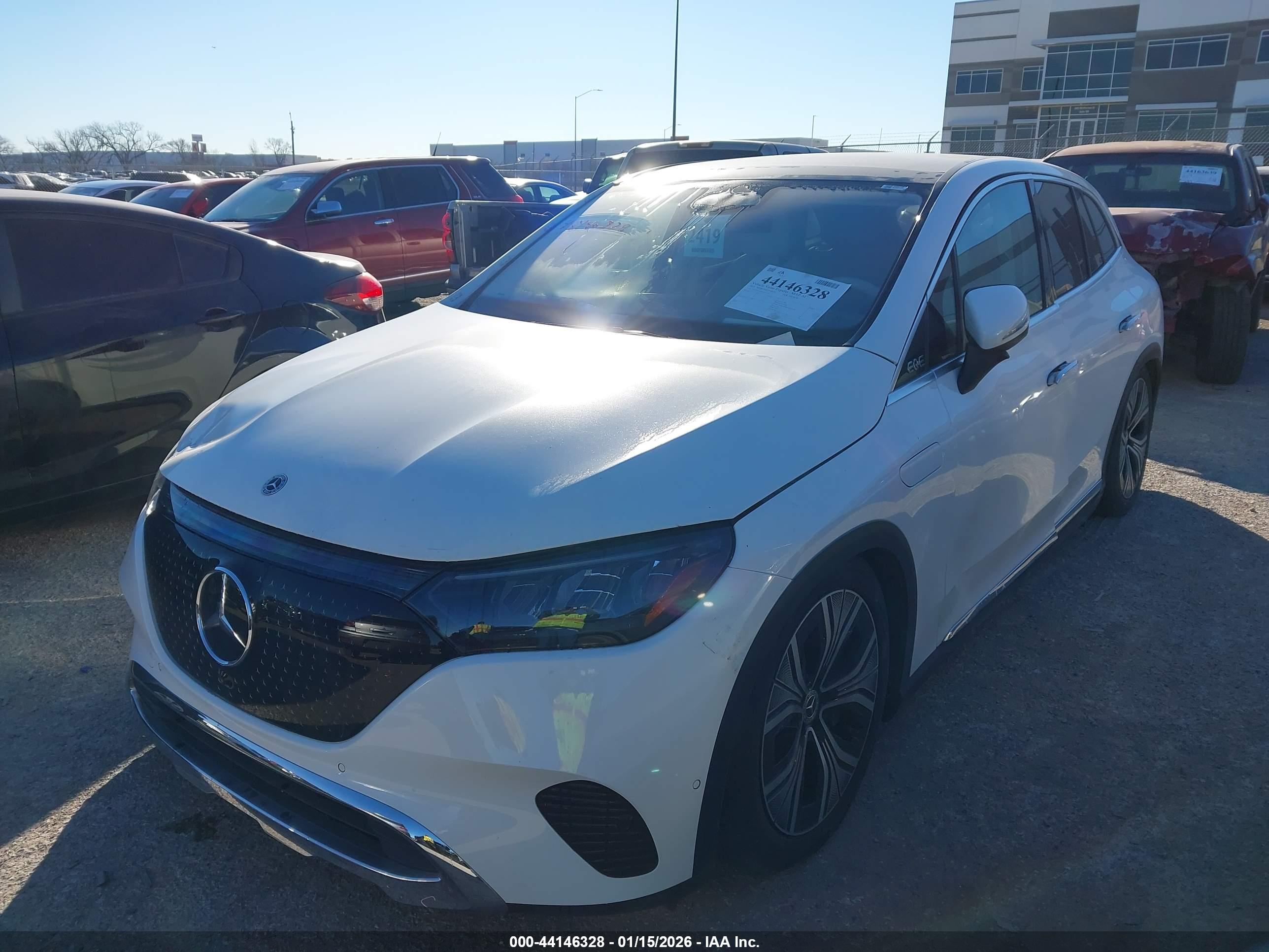 MERCEDES-BENZ EQE image 2