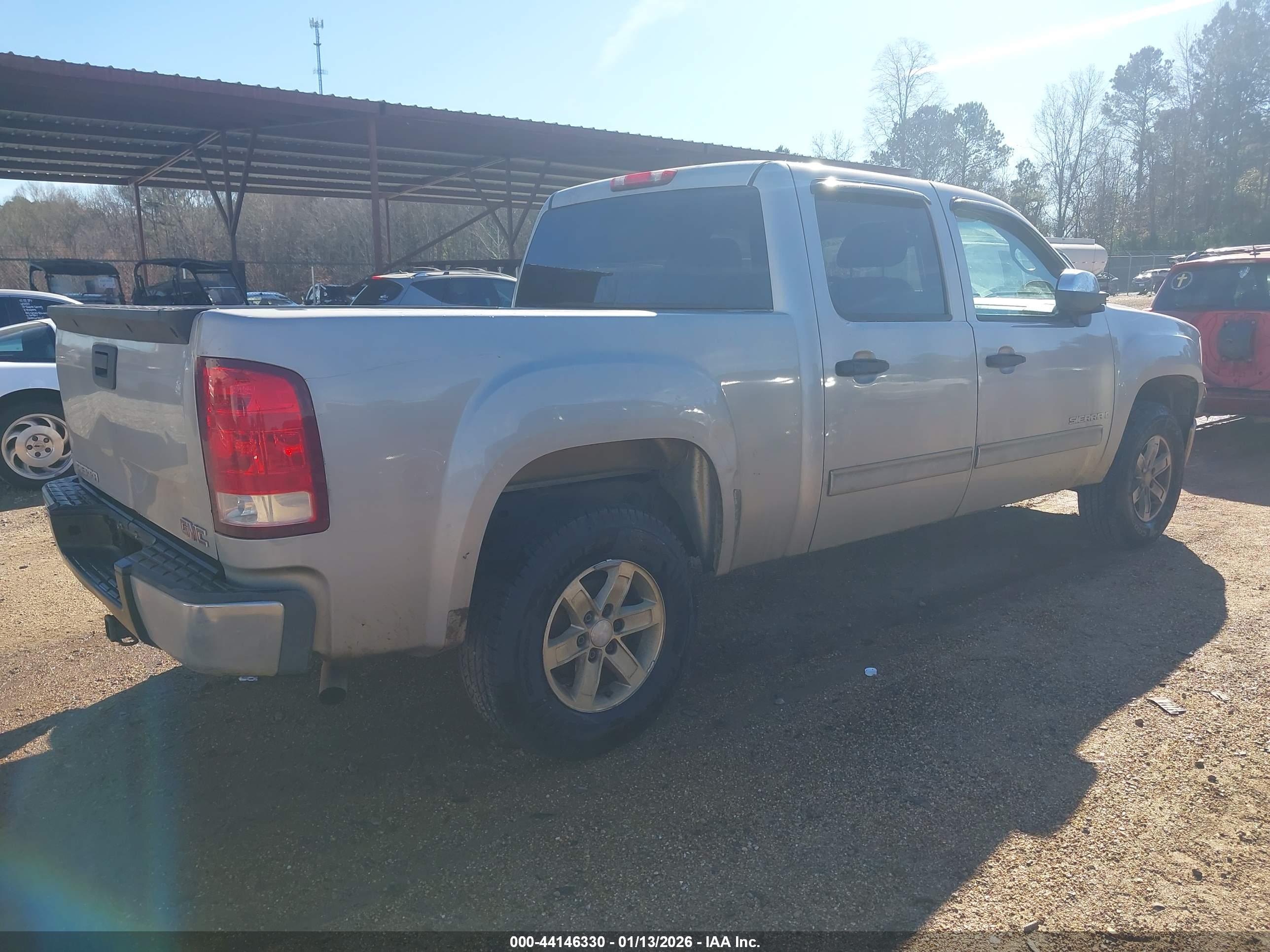 GMC SIERRA image 4