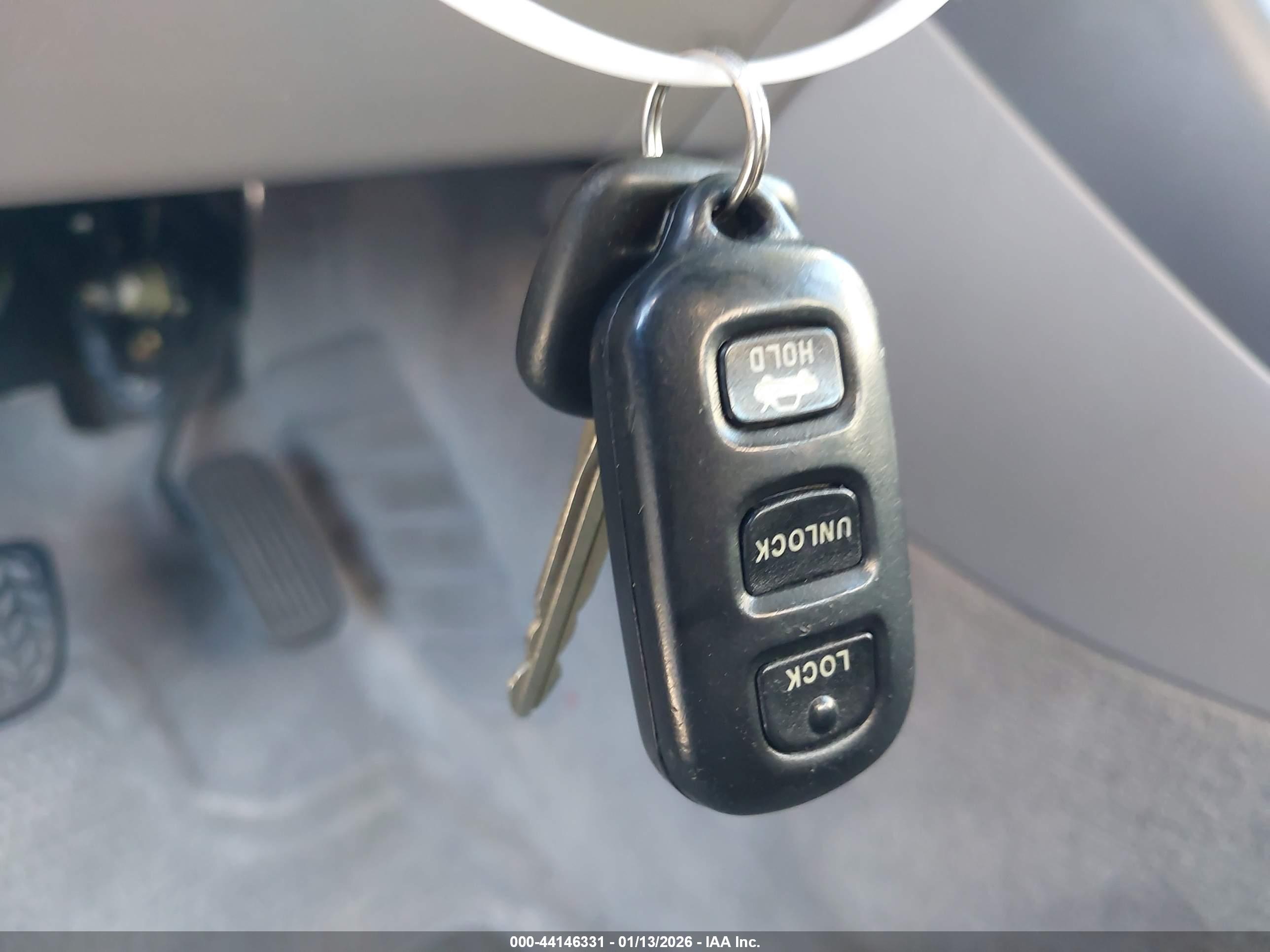 TOYOTA CAMRY image 11