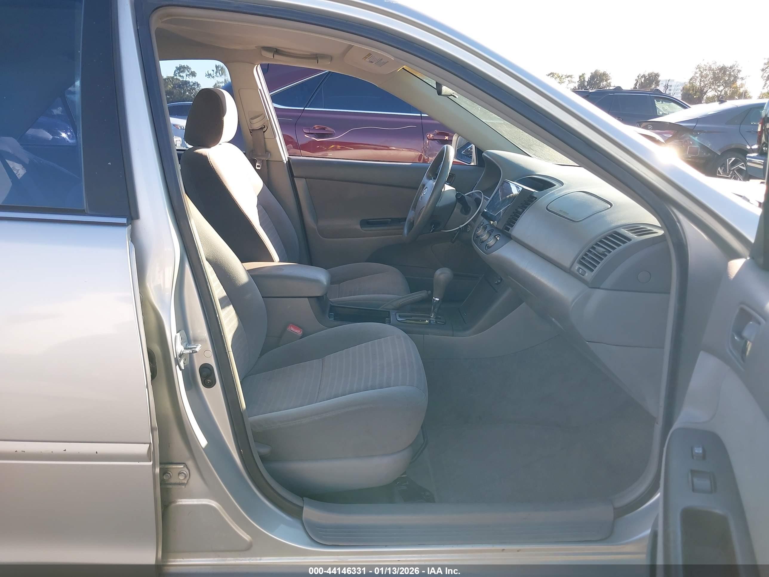TOYOTA CAMRY image 5