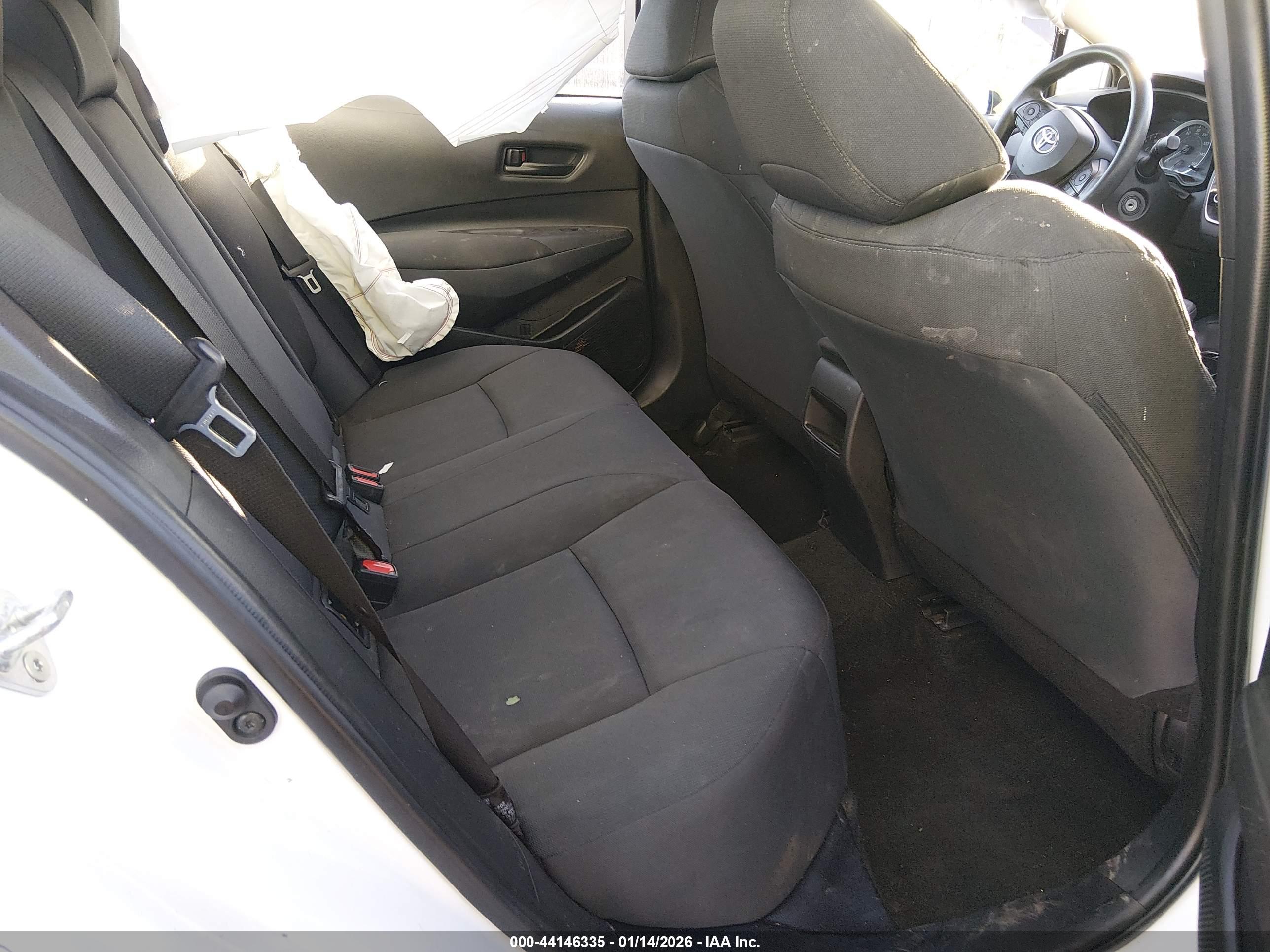 TOYOTA COROLLA image 8
