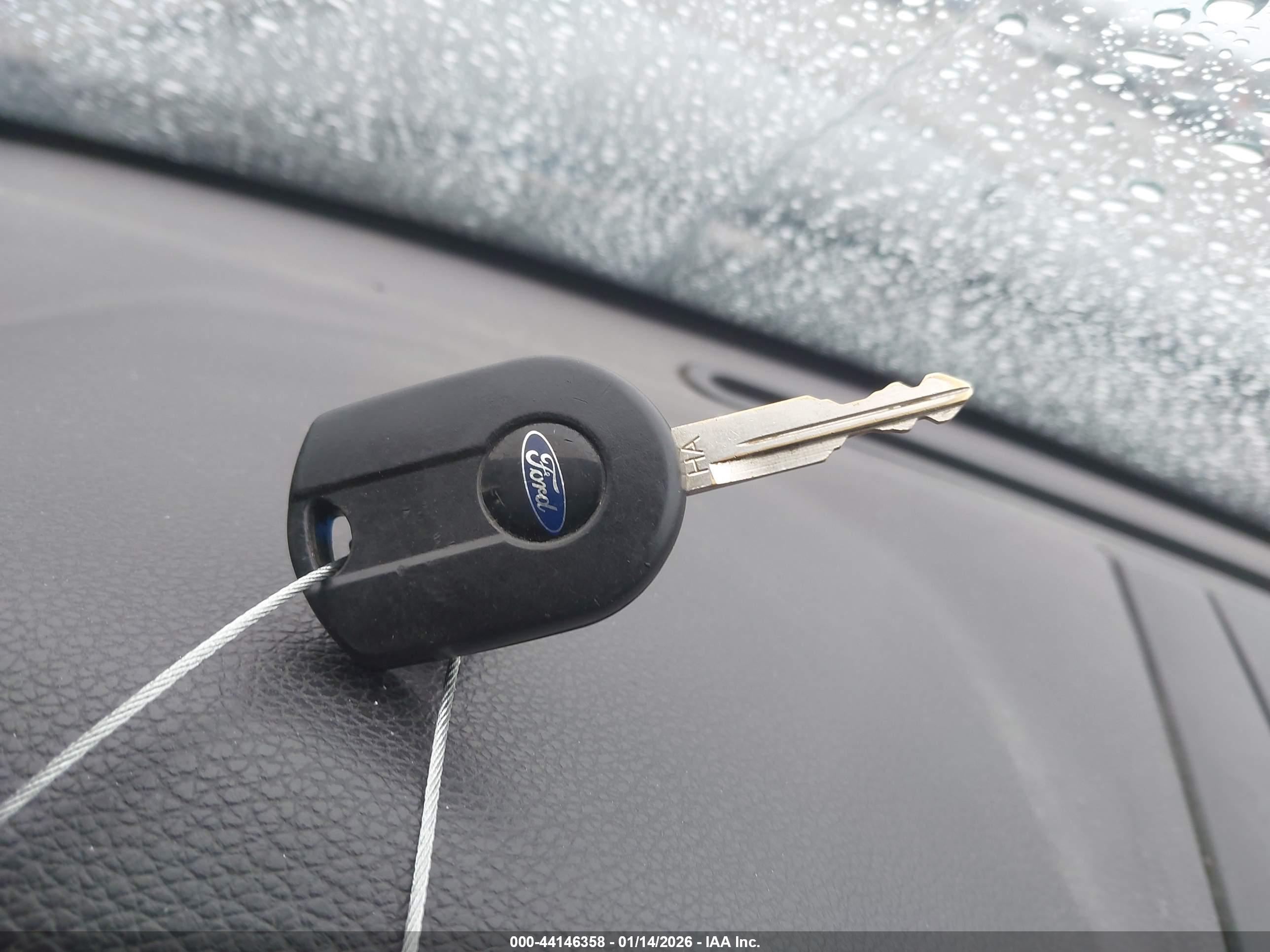FORD FUSION image 11